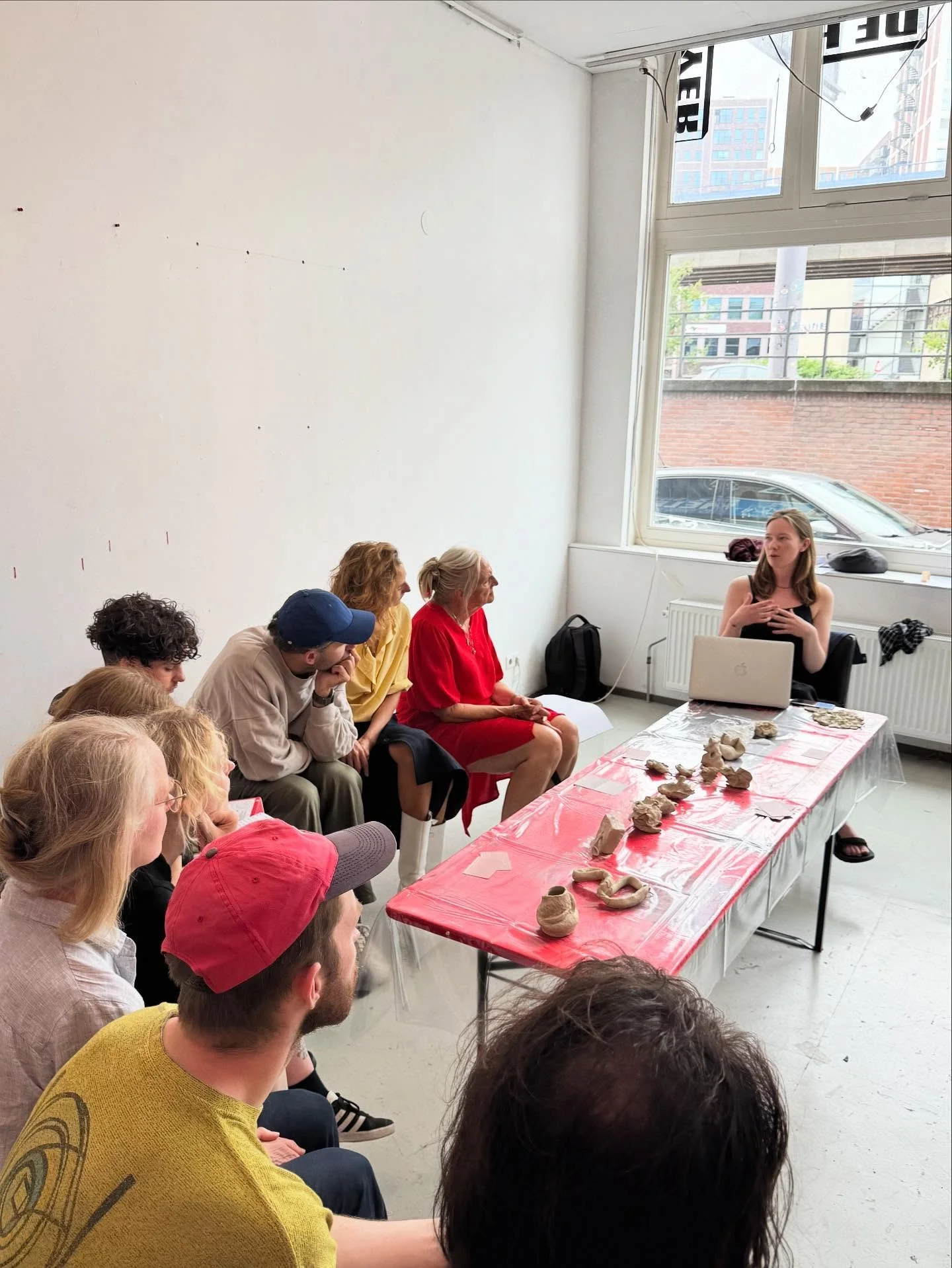 Tank &amp; Lecture: 
The History of Emotions

Marie van Haaster is a historian of medicine and emotions. As a PhD Candidate at the European University institute in Florence, she studies practices of consolation in a hospice and asylum in Paris at the