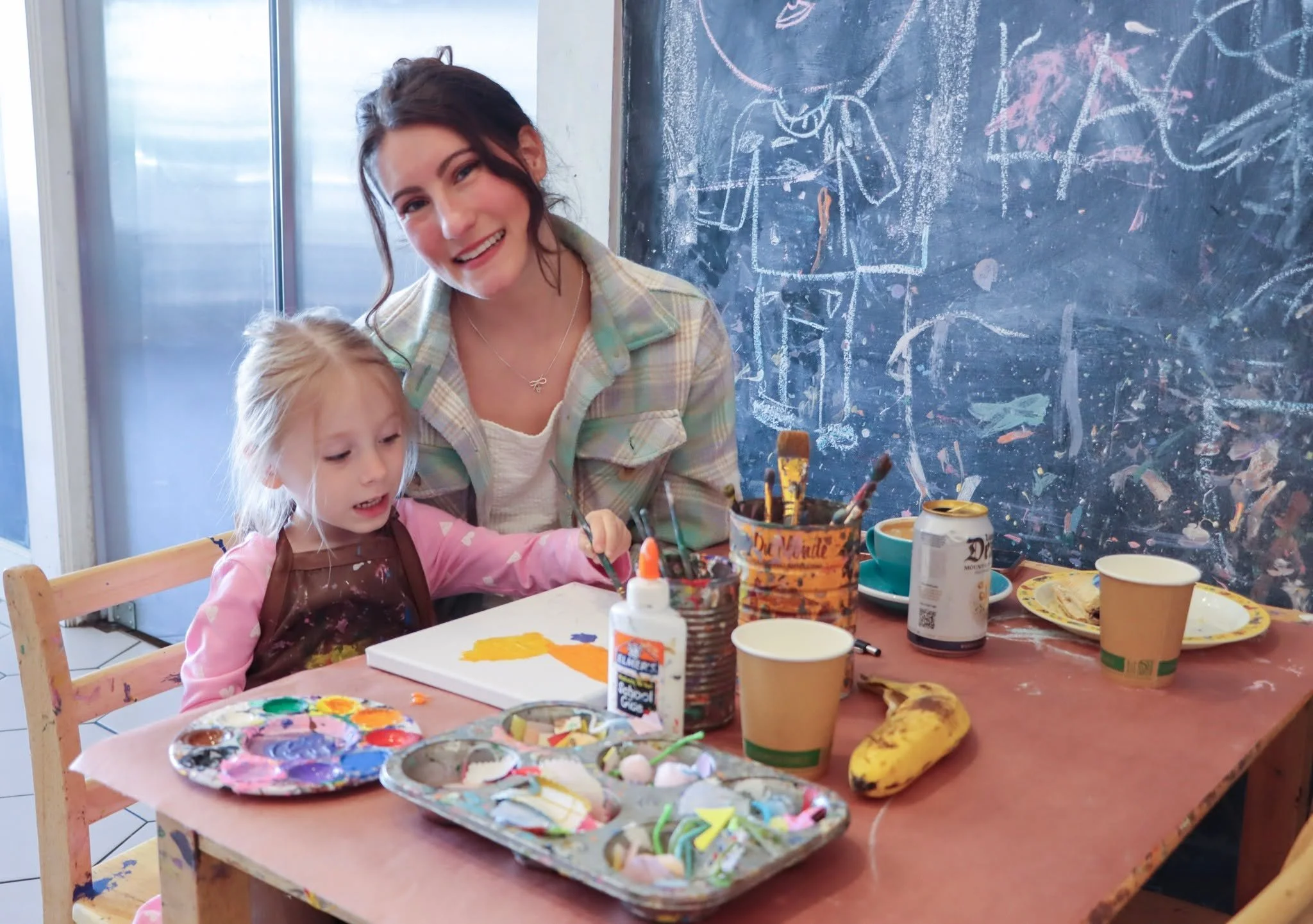 Looking for a little creative fun? 🎨

Our crafts of the week are easy, colorful, and great for all ages.
Walk‑ins welcome daily from 9&ndash;5!

#GetCrafty #HennyPennyCafe #SavannahWithKids #ArtForAllAges #DIYFun