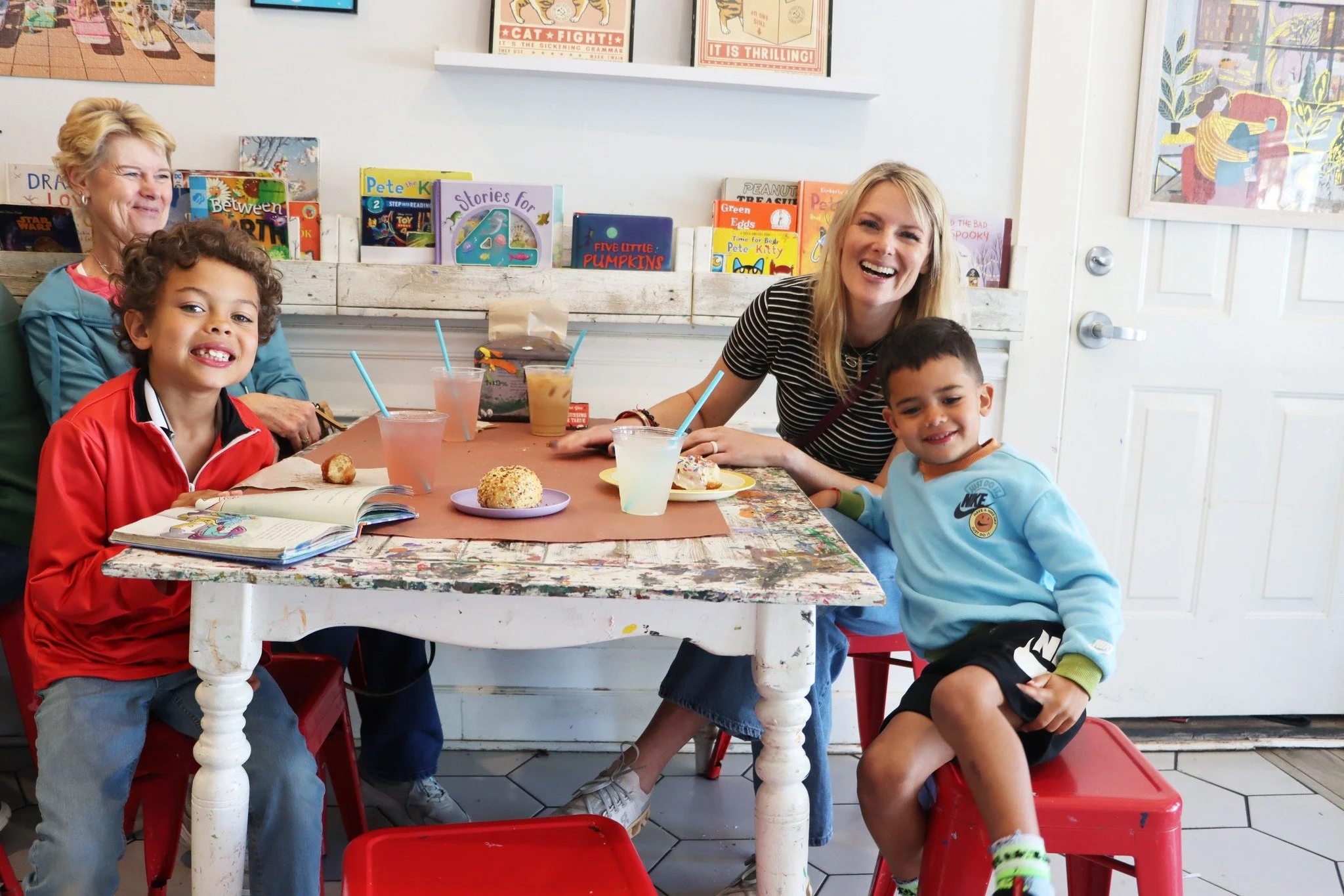A little something for everyone 🎨☕️

Swing by for crafts, coffee, and treats the whole family can enjoy. It&rsquo;s the perfect place to unwind and get creative together.

#HennyPennyCafe #FamilyTime #SavannahCafe #CreativeSpace #CoffeeAndCrafts #Sa