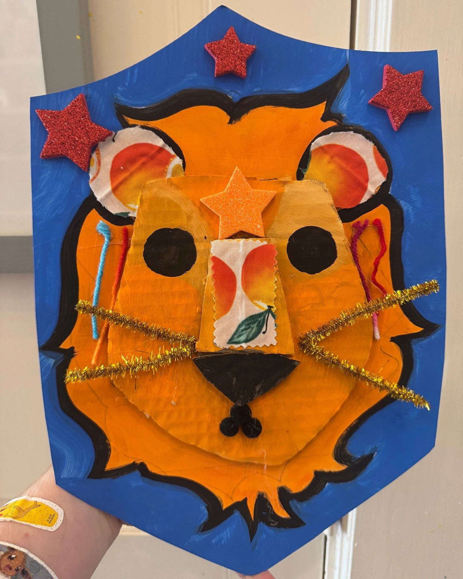 🛡️ Craft of the Week: Shield Craft.

Tap into your creativity and design your own shield! Our art space is open daily from 9 AM&ndash;5 PM&mdash;drop in anytime, no reservations needed. Each project is just $14.

#HennyPennyCafe #CraftOfTheWeek #Sav