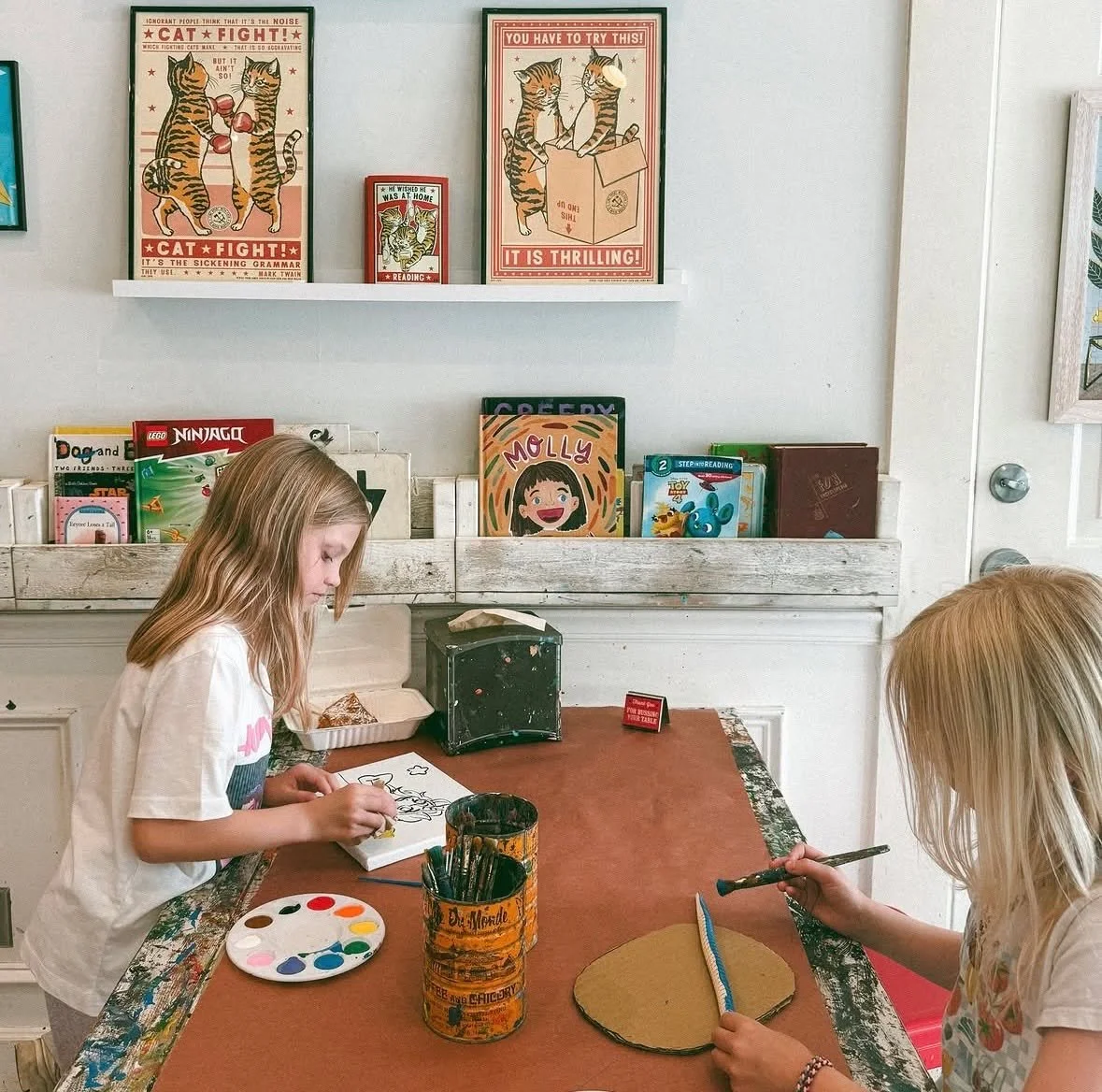 🎨✨ Creativity was in full swing in our Art Space! Thank you to @booksby.monicacleary for tagging us and sharing this sweet moment. We love seeing little artists enjoying time to create, imagine, and make memories at Henny Penny Cafe. 💛

We hope you