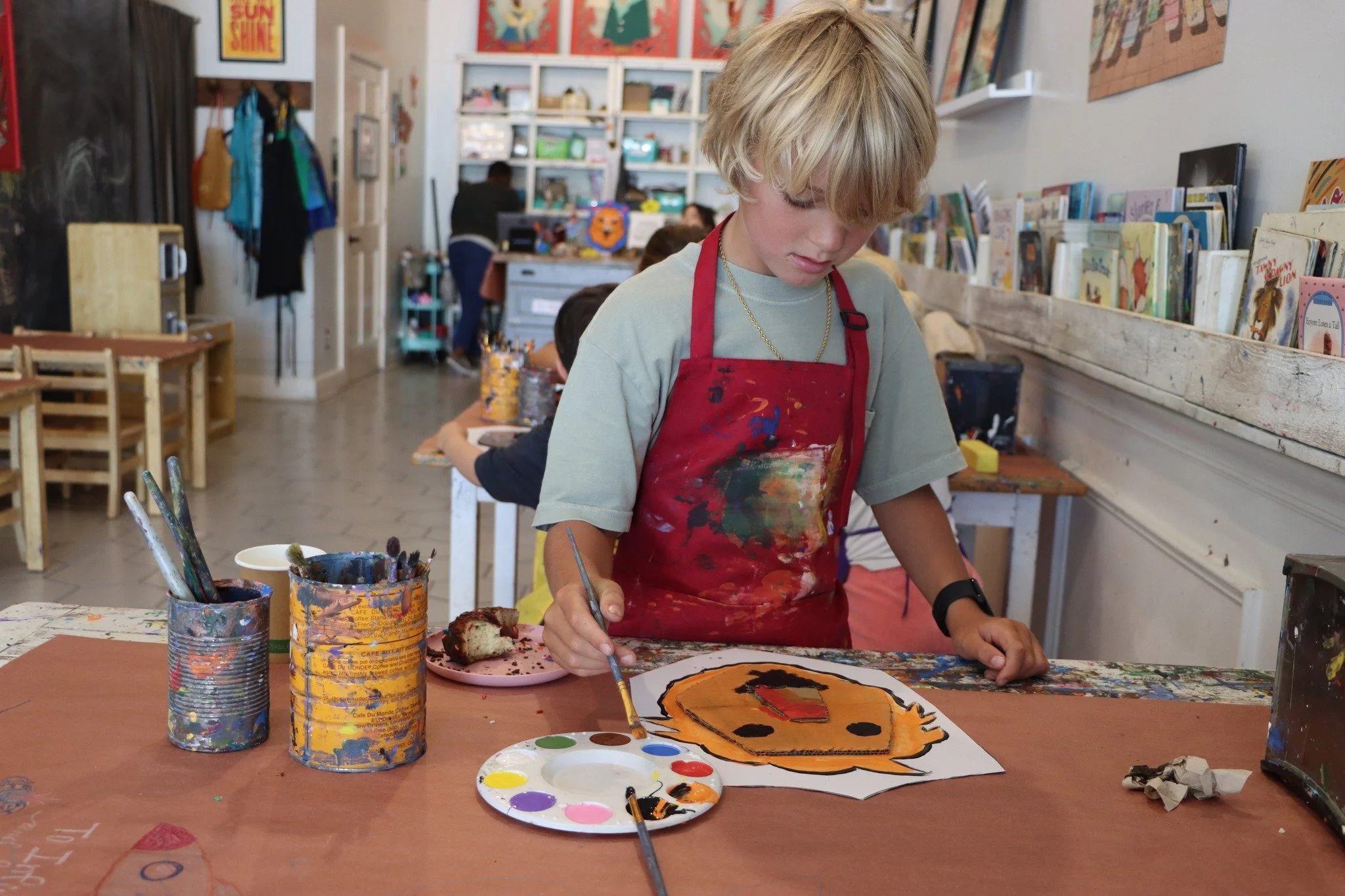 Looking for the perfect weekend stop in Savannah? ☕🎨

Grab a fresh-brewed coffee, treat yourself to one of our fresh-baked pastries, and enjoy a relaxing visit while the kids get creative in our Art Space. No reservations needed, just come as you ar