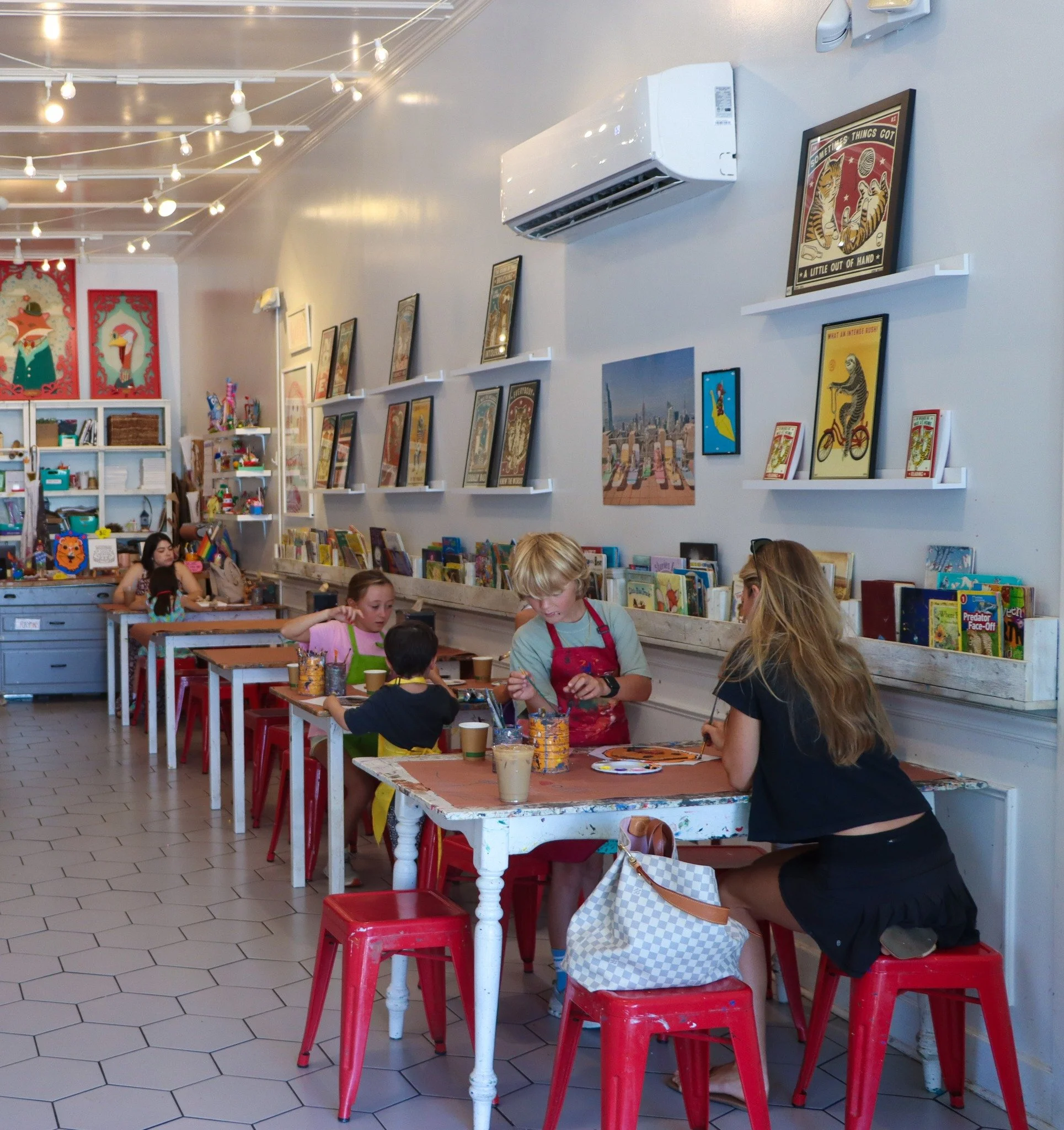 ✨ Weekends are better when shared. Whether you're gathering with family, meeting friends, or simply enjoying a quiet coffee break, there's always something special happening at Henny Penny.

Enjoy fresh-baked pastries, handcrafted drinks, and our Art
