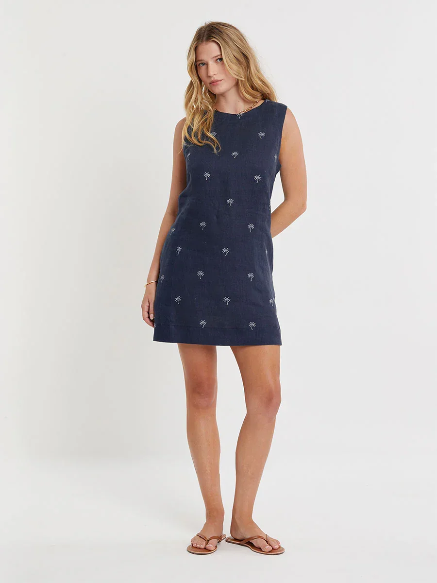 lemlem_CORDIA_Navy_PERSINNA_Dress_1_model_web_900x1200_84c4d8e9-0d7f-4a62-99c4-89610ad36413_900x1200 (1).webp
