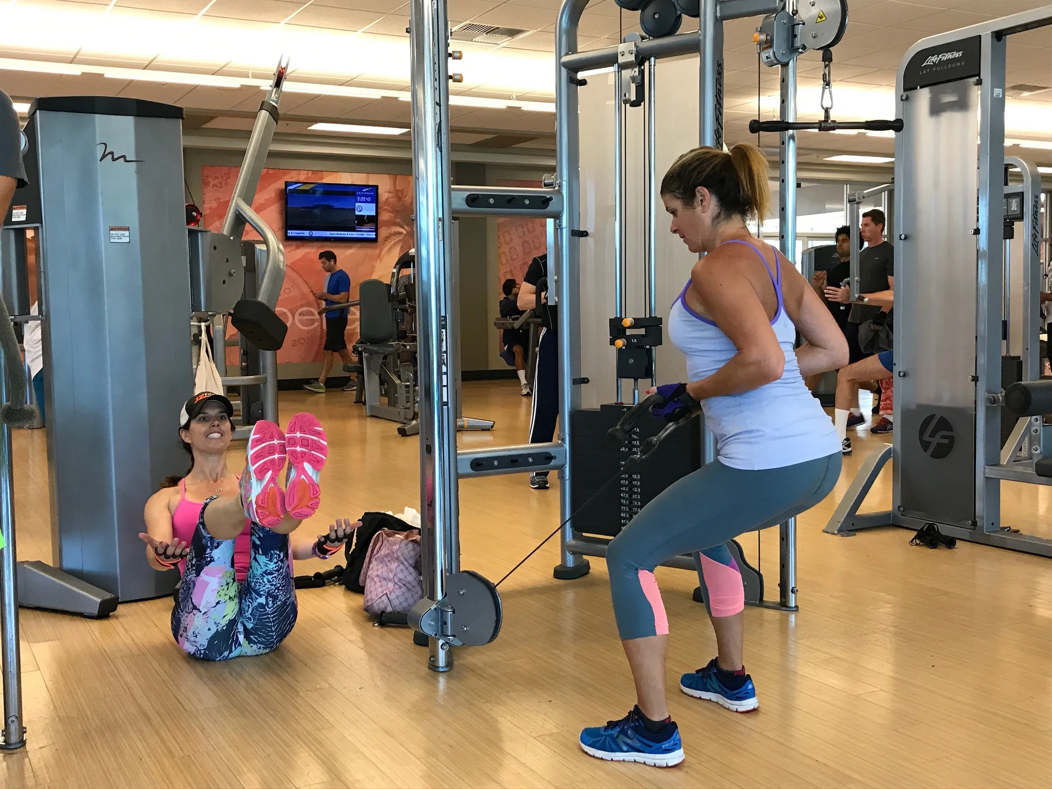 Partner Workout in the Gym