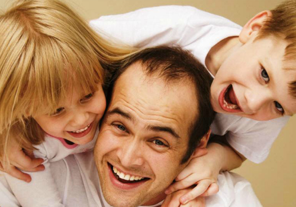 FL-dad-with-two-kids.png