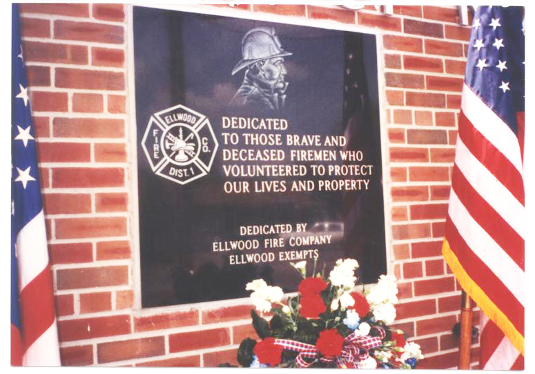 Ellwood_memorial_plaque2.jpg