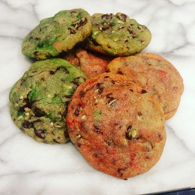 Cookie swap test run. 🍪🎄🎅🏾 #girlfriyayinthekitchen