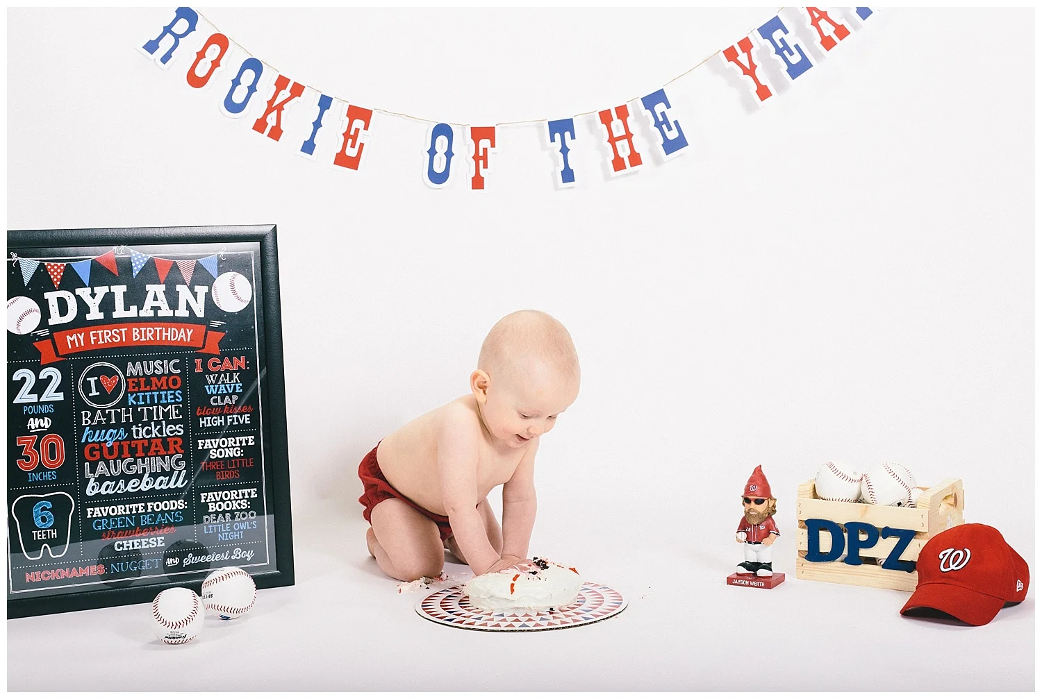 emily-belson-photography-smash-cake-dylan-13.jpg