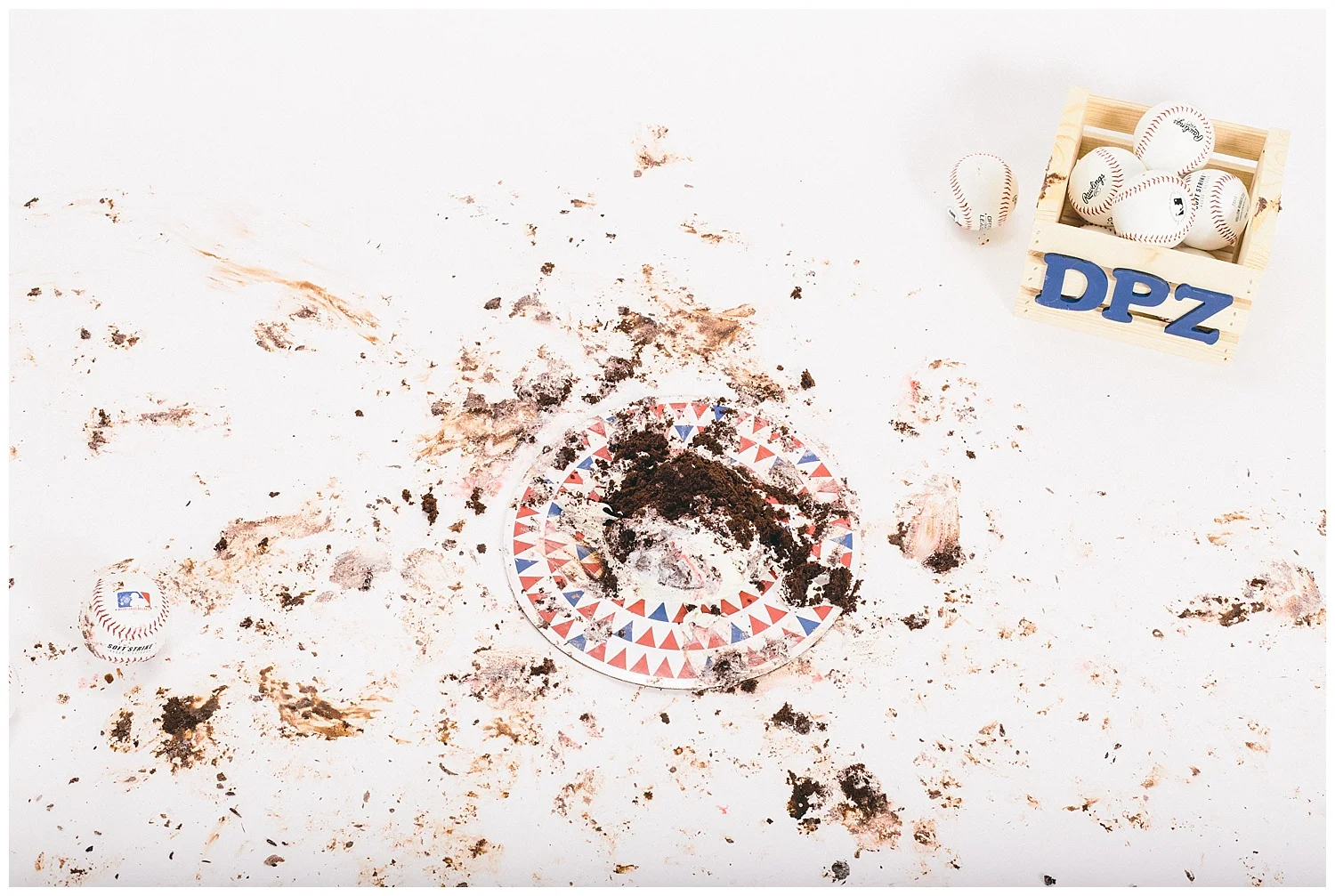 emily-belson-photography-smash-cake-dylan-22.jpg