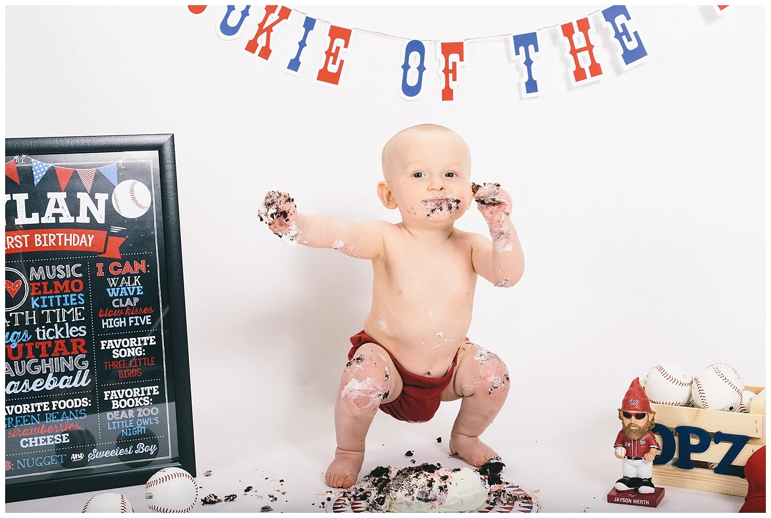 emily-belson-photography-smash-cake-dylan-23.jpg