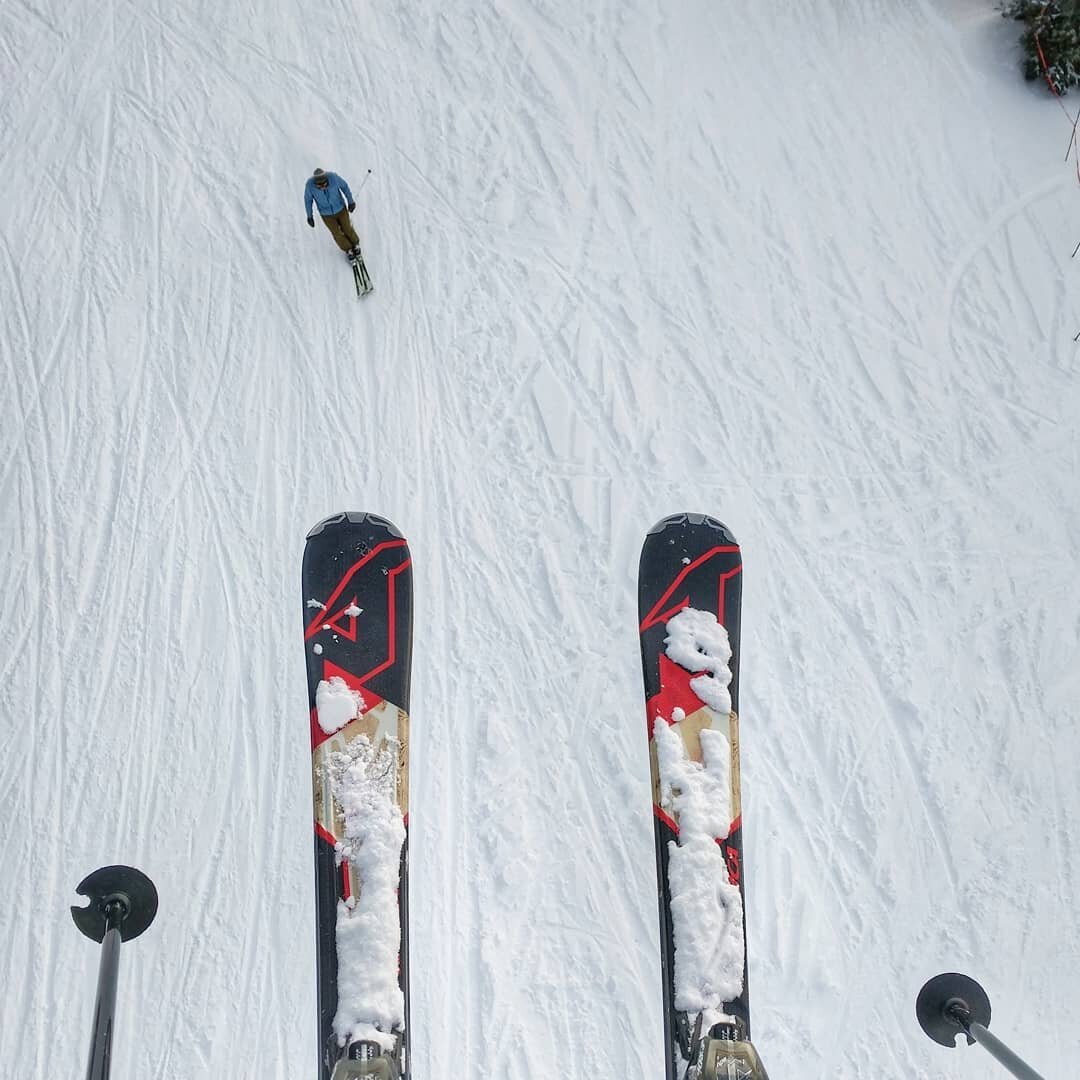 Let's pretend I'm jumping through the air and not sitting on a ski lift 😉
.
.
.
.
.
.
.
#ski #skiseason #winter #perspective #skitahoe #laketahoe #mtrose #travelcalifornia #thehappynow #darlingdaily #traveldiaries #naturephotography #beautifuldestin