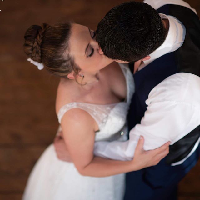 First dance kisses