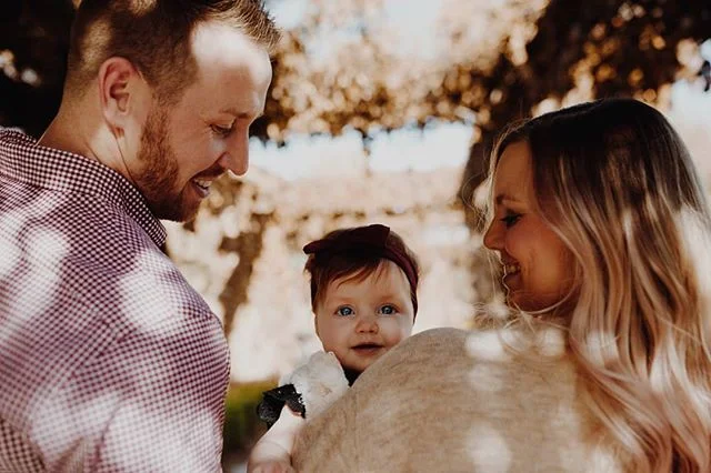 'Tis the season for starting every caption with 'tis the season, oh and also family photos! If I offered 1 day of Marfa mini sessions in the coming weeks, would anyone be interested?