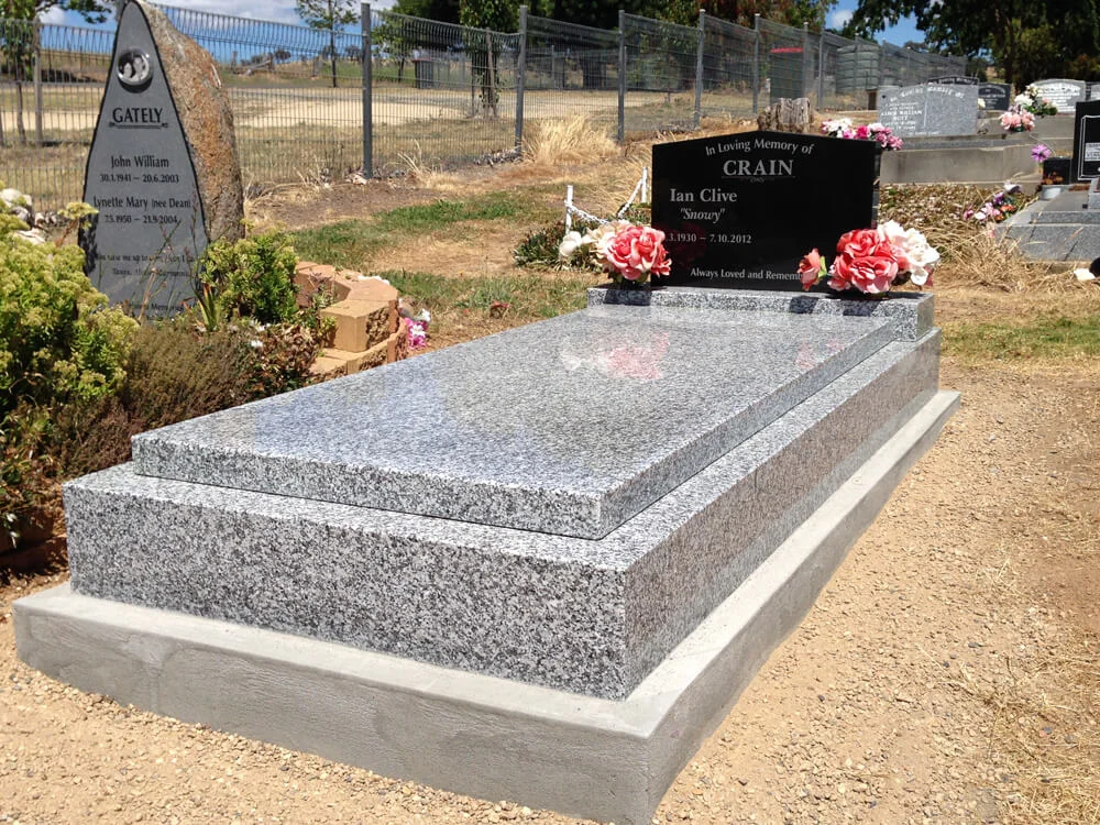 Single Memorial SM1-2.jpg