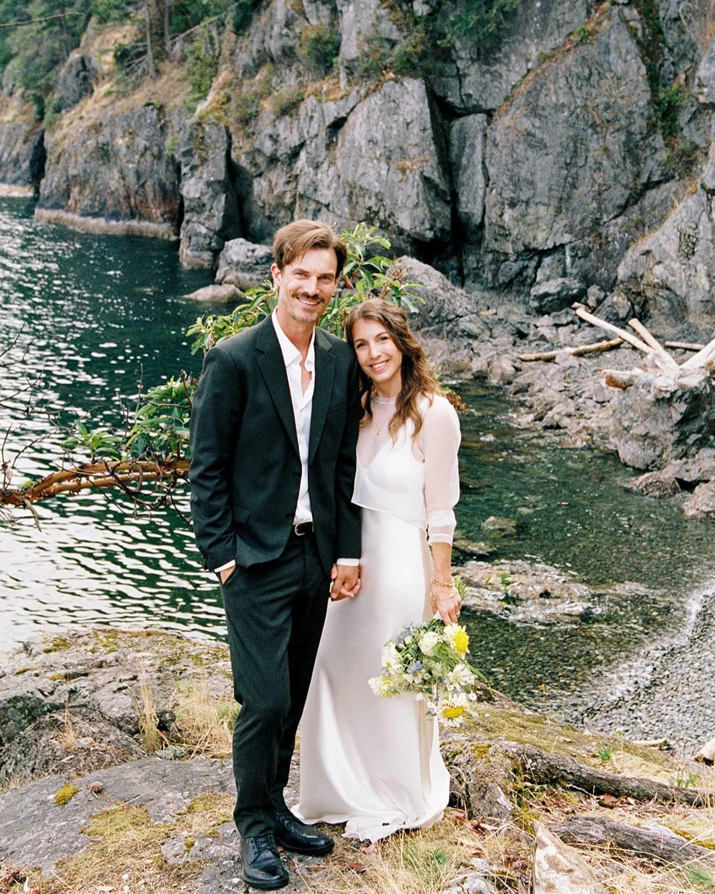 Dress code: Rural Romantic
The best day 💕 @tristanpaulcasey 
Also the reason I don&rsquo;t have any pots for this year&rsquo;s Bowen Christmas Craft Fair 🫣
Flowers by @forrealflowers 
Film and digital photos by @keelyrae_photography