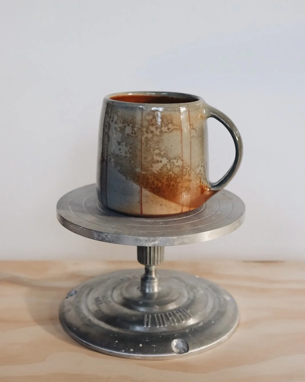 3 mugs. Thrown, inlaid, and glazed with shino and soda ash. ✨ 
#sodafiredpottery