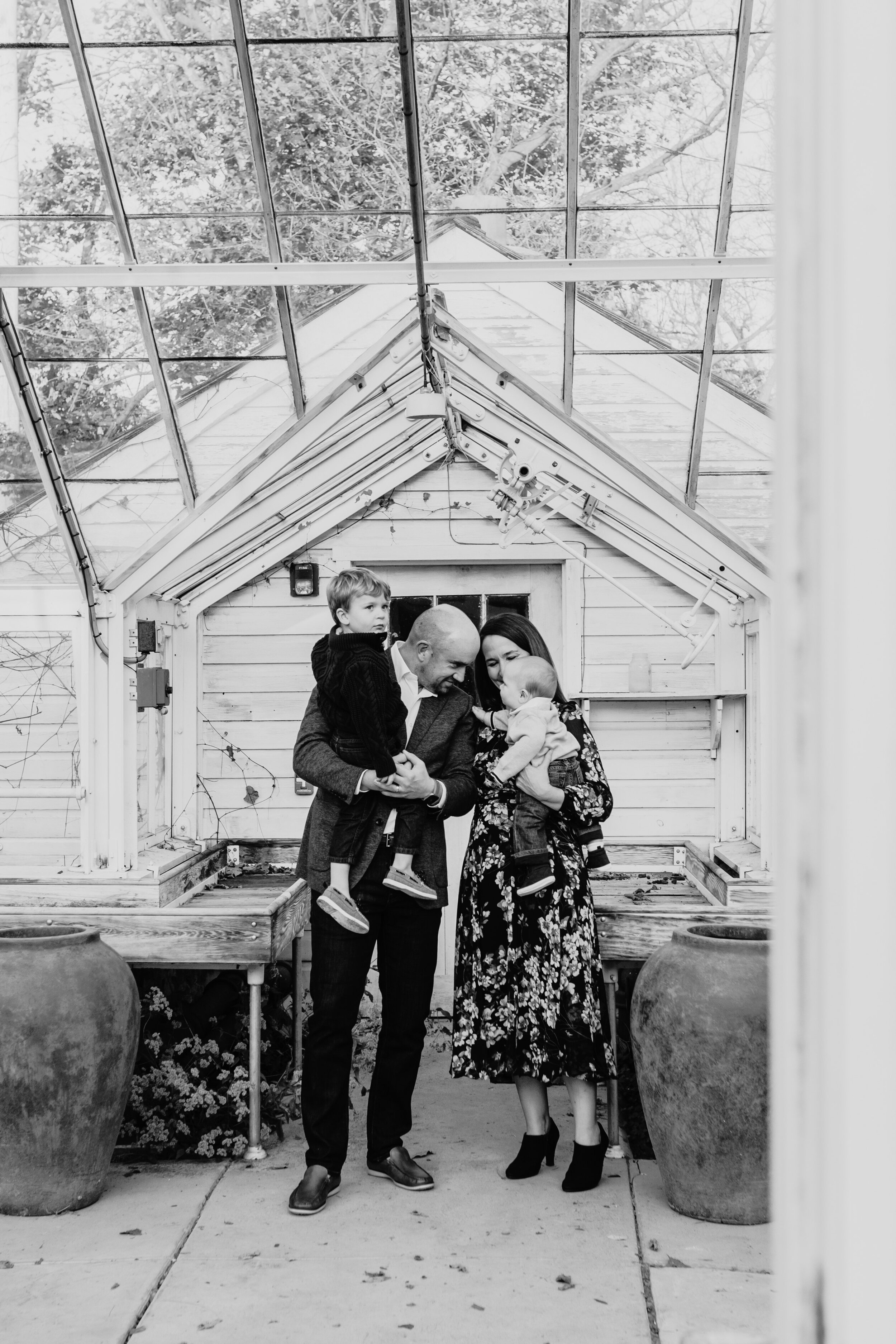 Greenhouse Family Photography near Philadelphia _ Desiree Hoelzle Photography