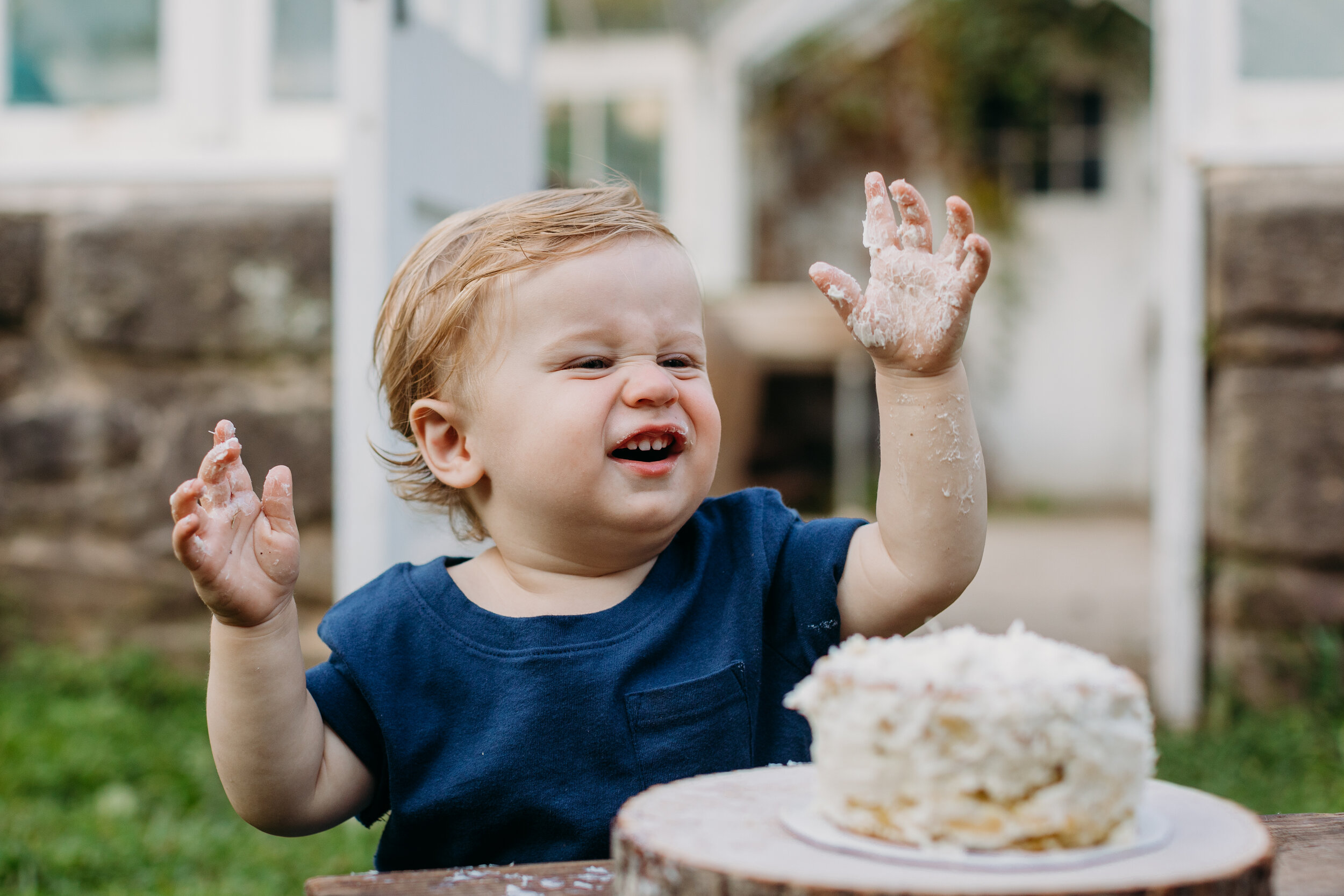 First Birthday Cake Smash Photographers in Bucks County _ Desiree Hoelzle Photography