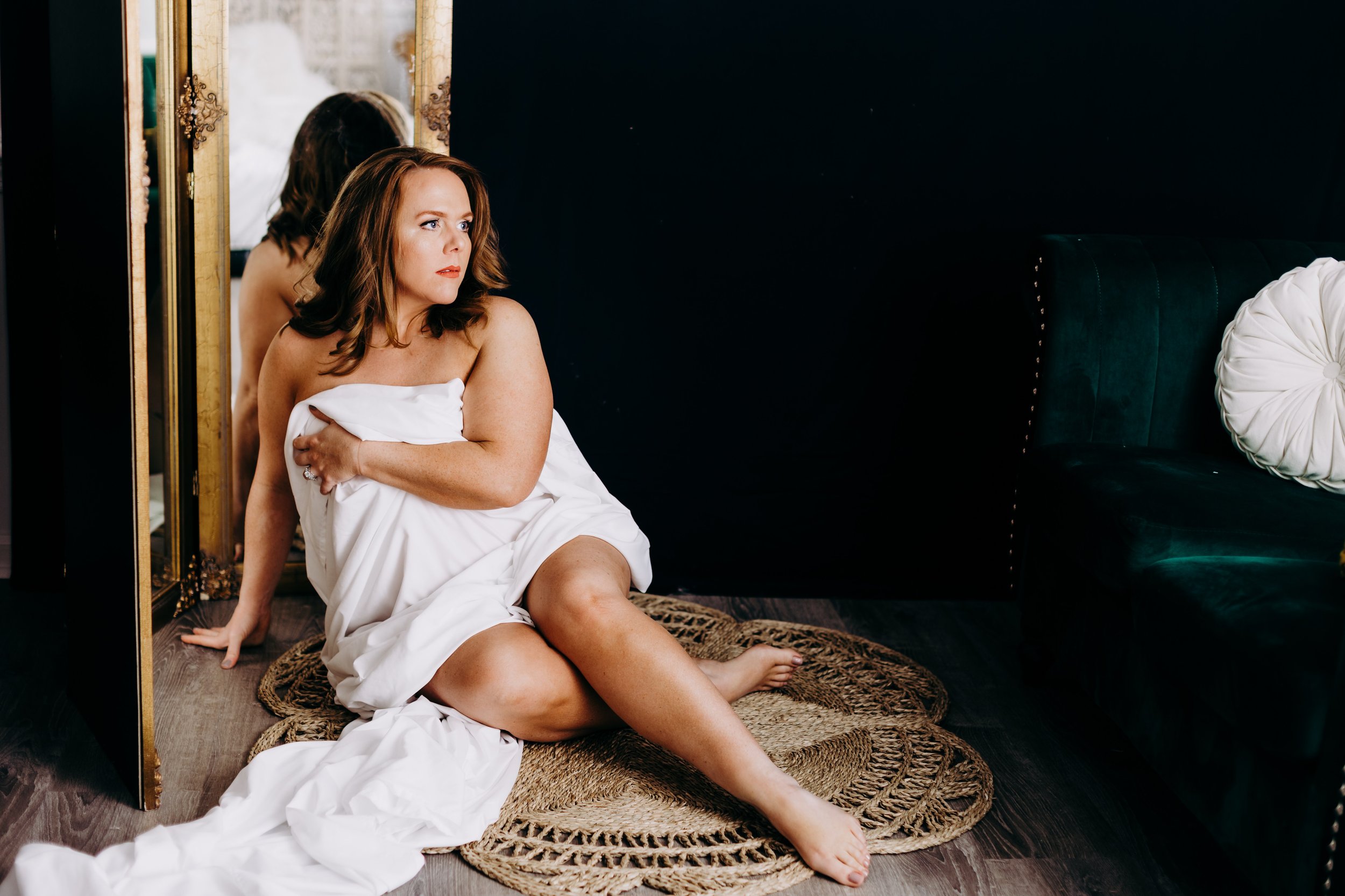 Newtown PA Boudoir Photographers _ Desiree Hoelzle Photography