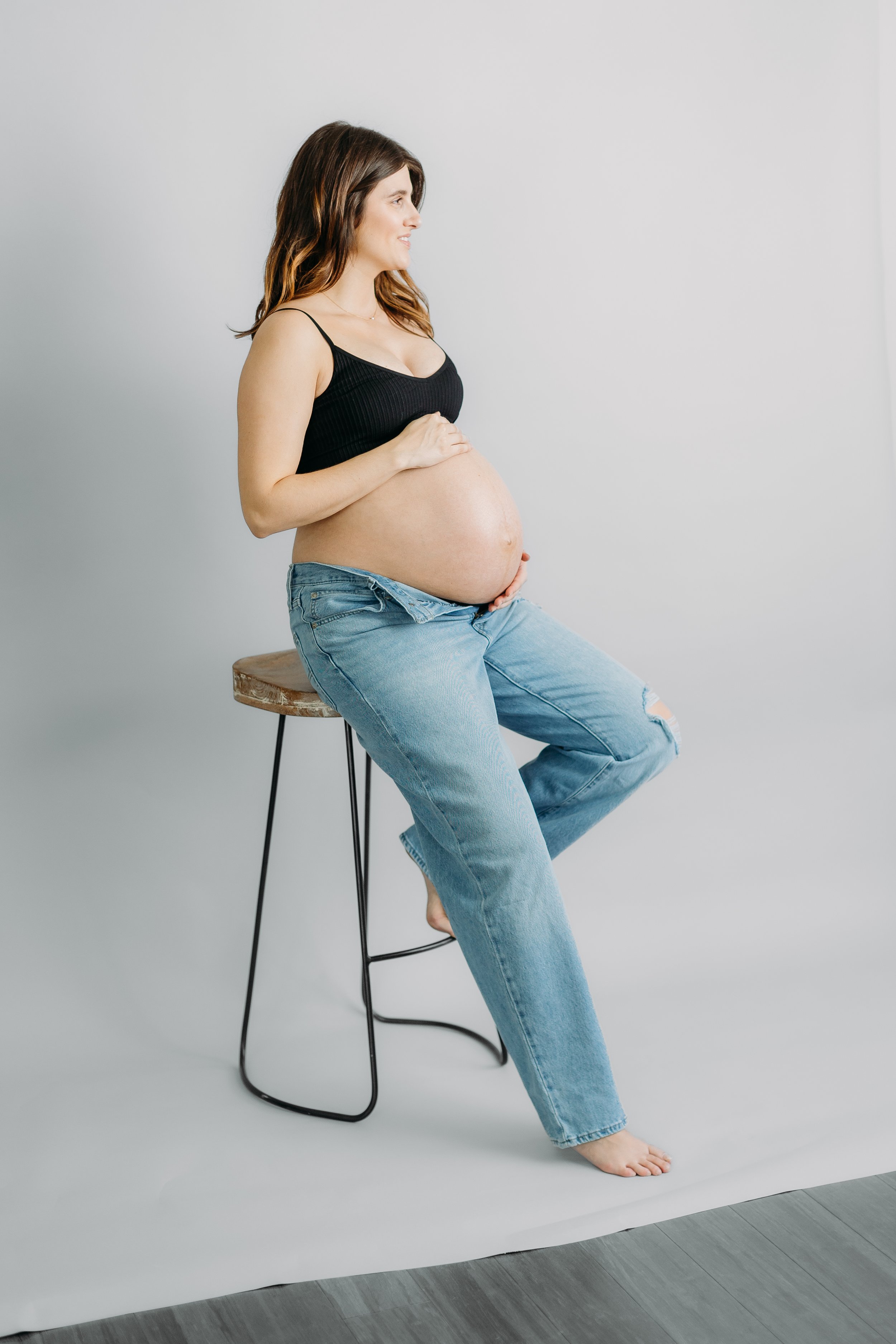 Newtown PA Maternity Studio Photographers _ Desiree Hoelzle Photography