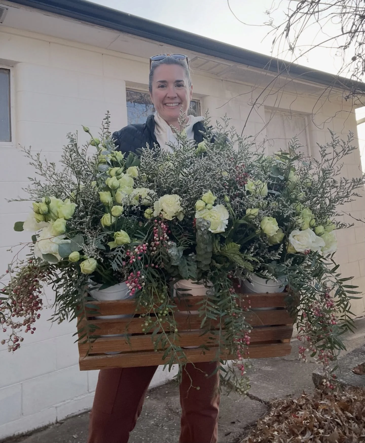 Sending these bouquets to @nestinggoods today! They are open 11-4! #shoplocal #worththewalk #christmasflowers