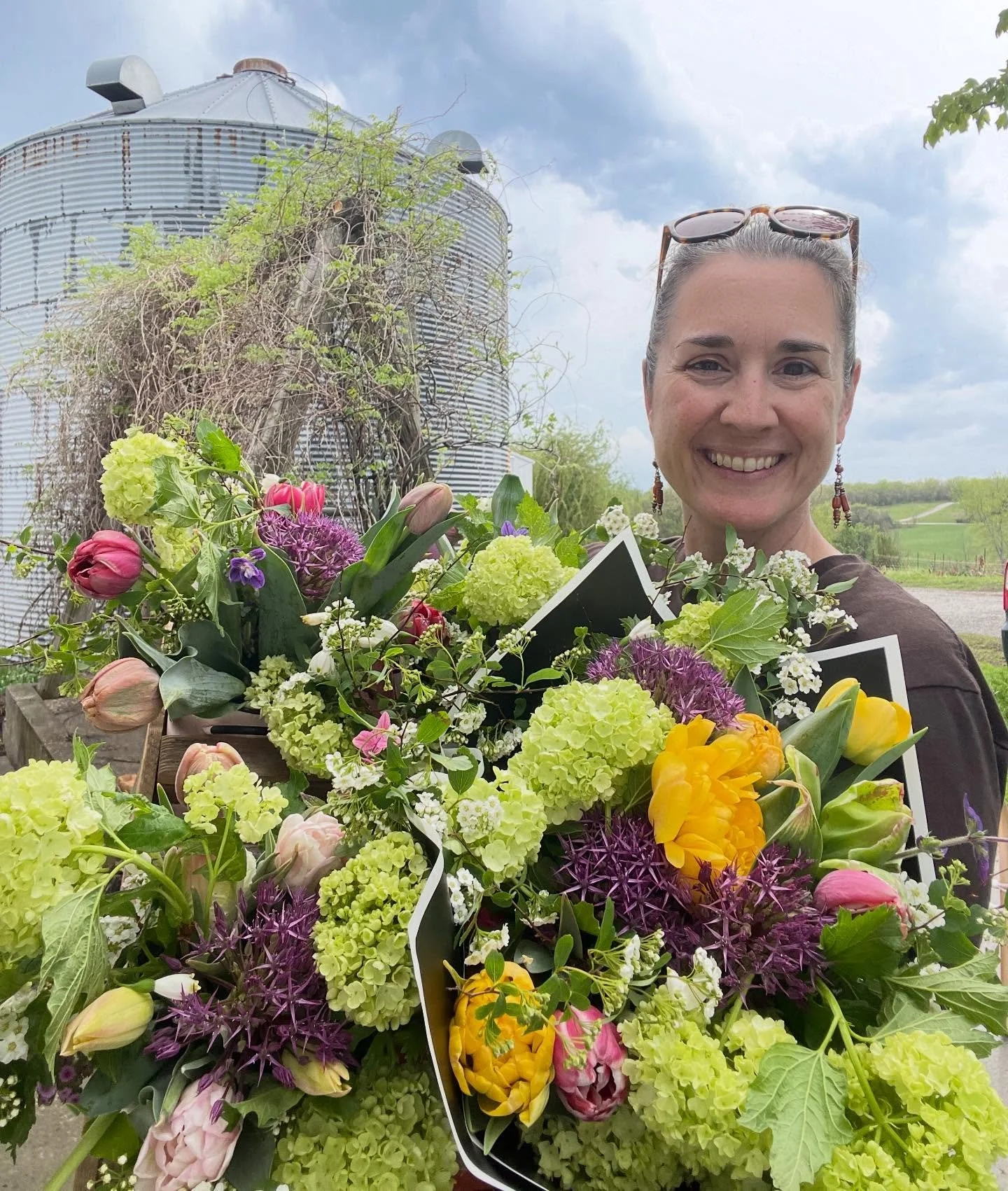 Just went from picking up my youngest from school in the midst of tornado sirens to delivering flowers a day early so I can attend some of my children&rsquo;s events tomorrow 😅 life of a &ldquo;Mompreneur&rdquo;&hellip; these bouquets are already @n