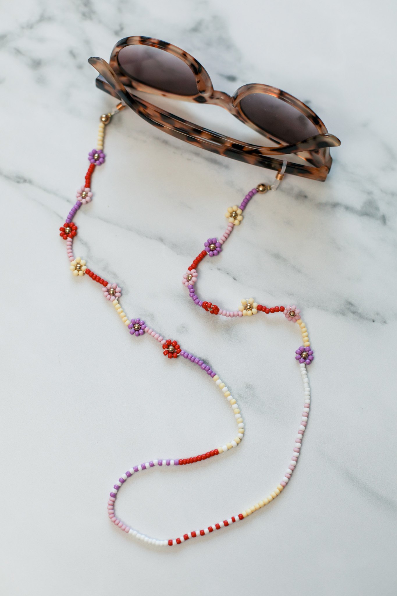 DIY Beaded Daisy Sunglasses Chain — Entertain the Idea