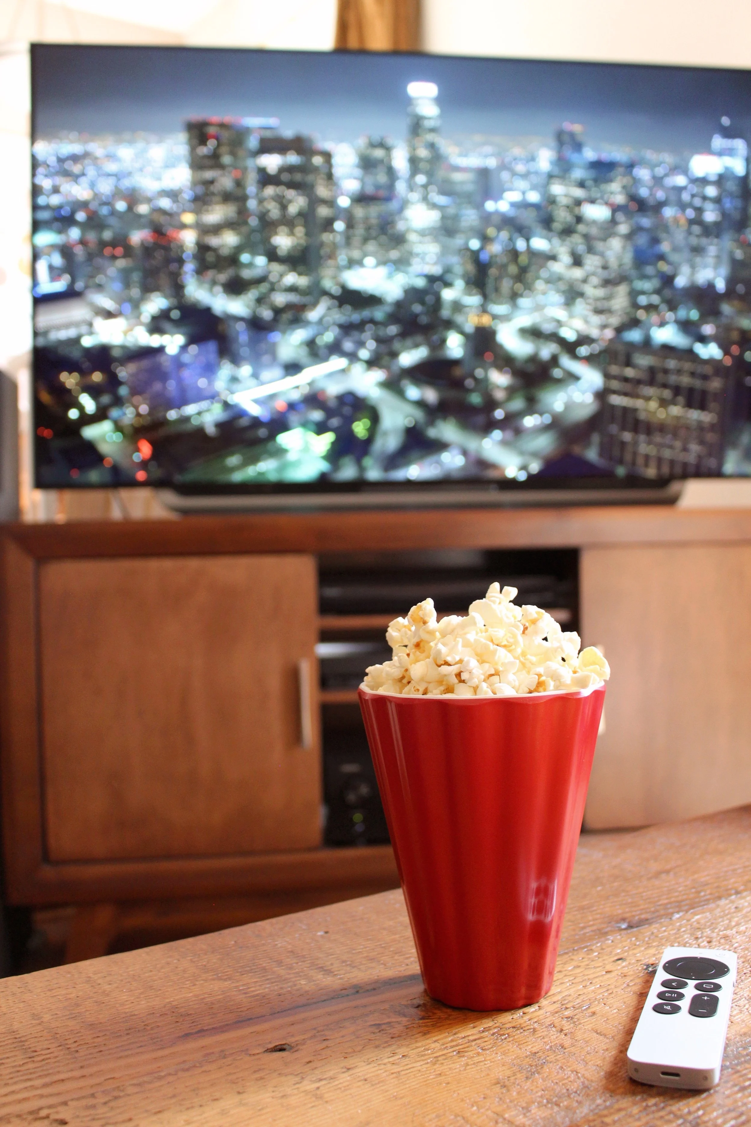 10 Romantic Movies (Currently Streaming) to Watch this Valentine’s Day