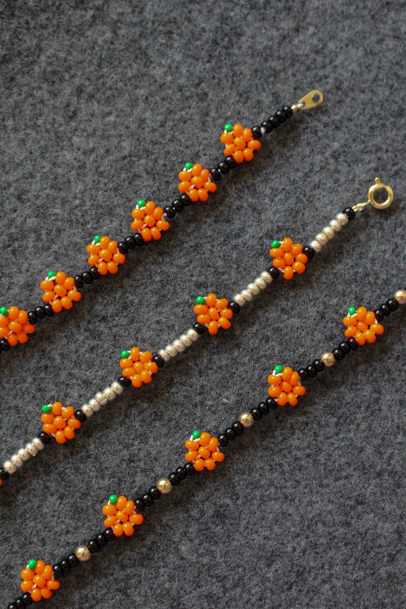 DIY Pumpkin Beaded Bracelet
