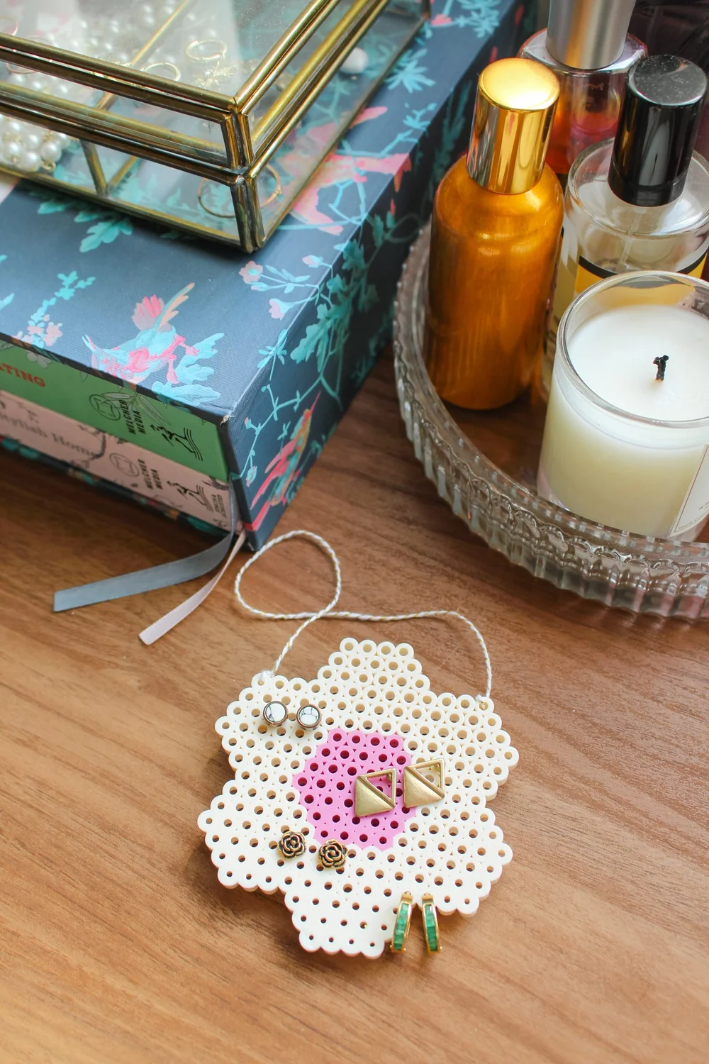 perler-bead-earring-holder-entertain-the-idea