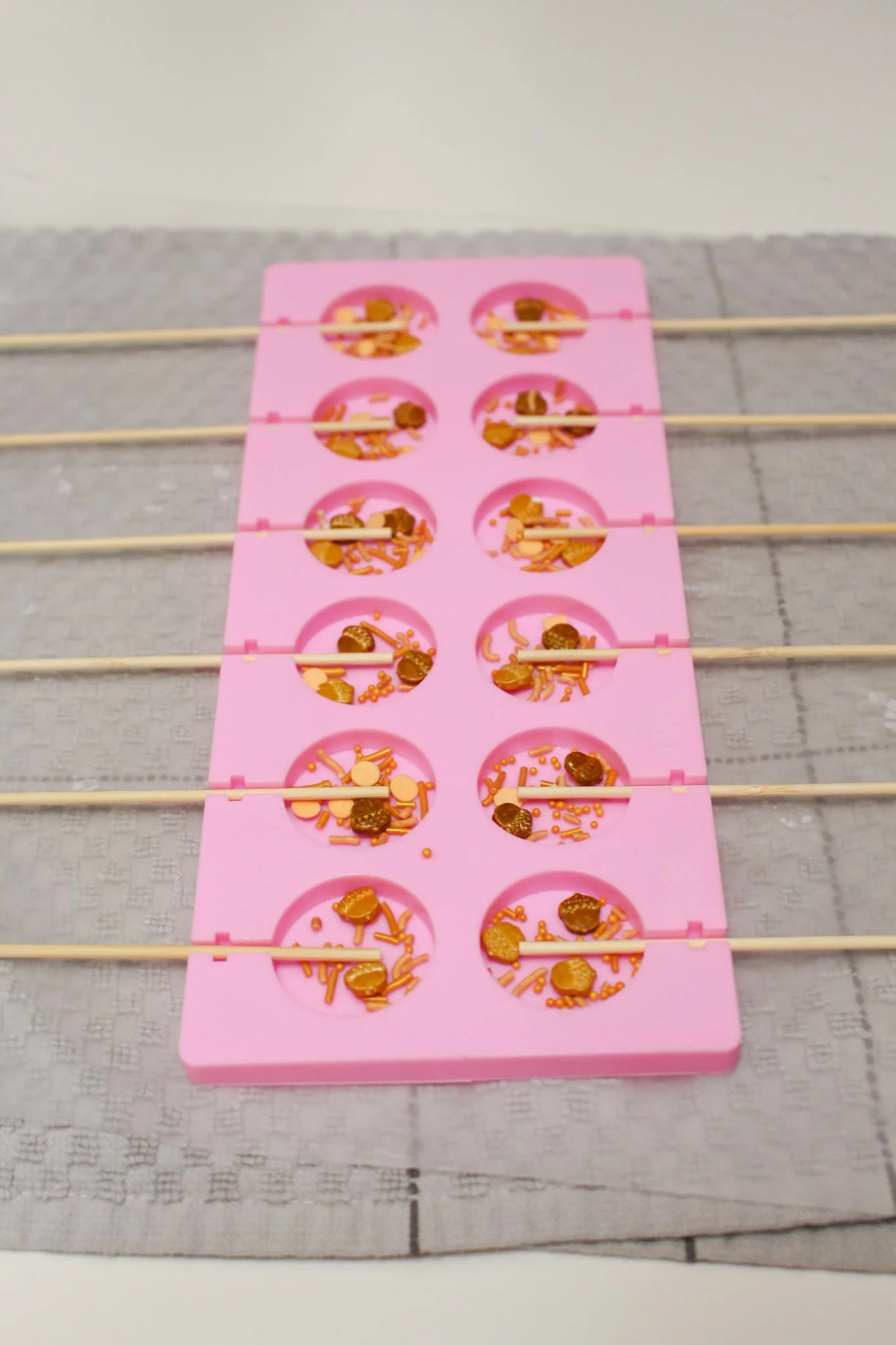 How to Make Honey Lollipop Favors — Entertain the Idea