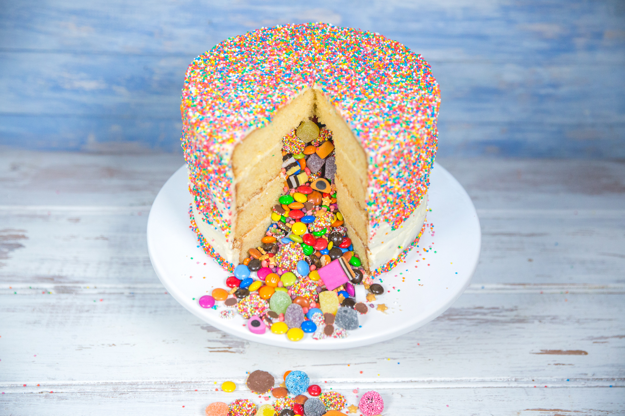 Piñata cake. For News.com.au, November 2016.