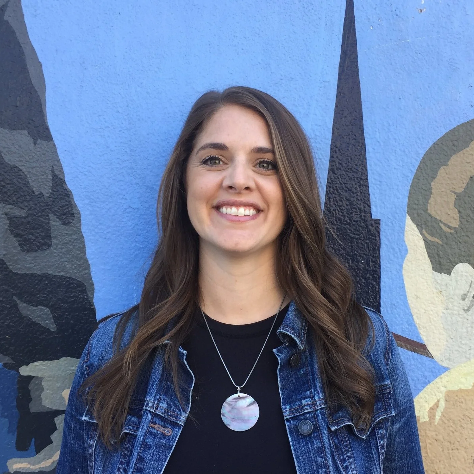 Allison Frost Macari Directora del Desarrollo (415) 552-1550 ext.116 allison@seventepees.org