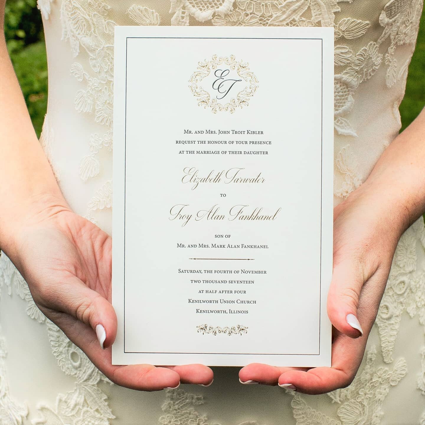 Classic never goes out of style! 

Throwback Thursday to this gorgeous letterpress and foil wedding suite.  Lizzie and Troy were an amazing couple to work with and their wedding invitation has gone on to inspire several other couples to request a sim