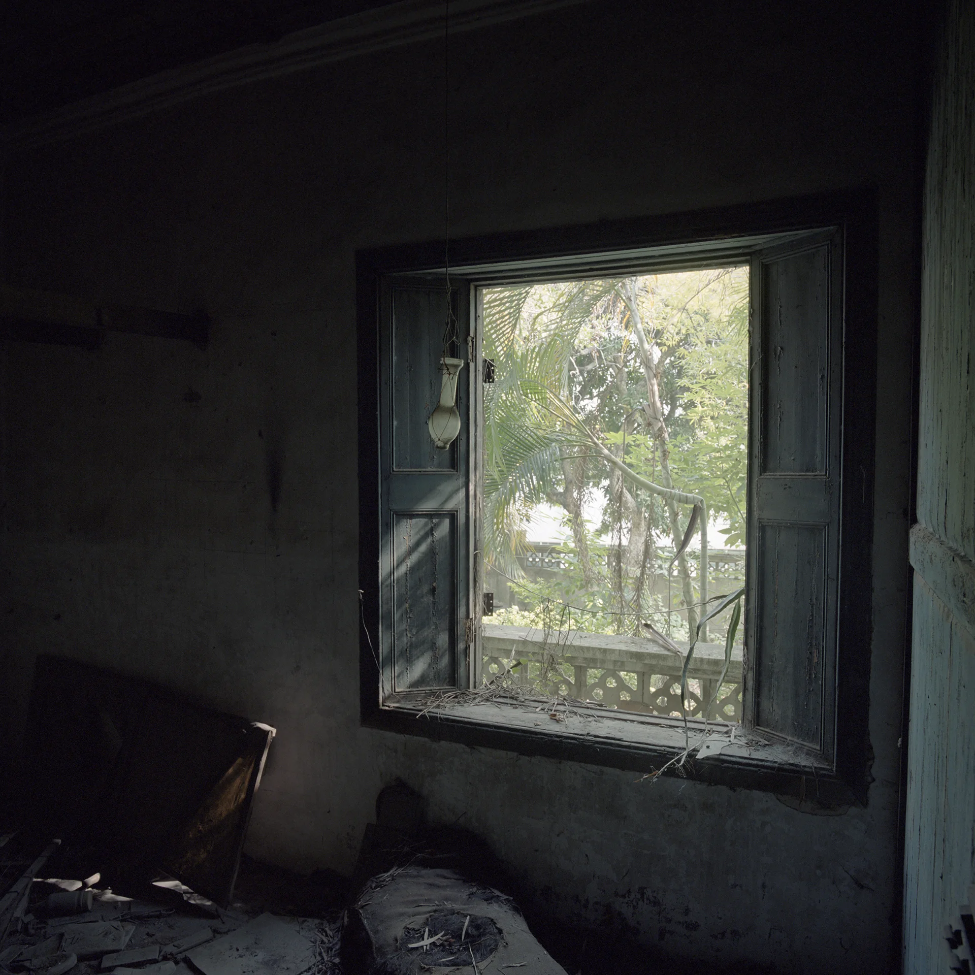 2009 Fujian - dilapidated house on Gulangyu.