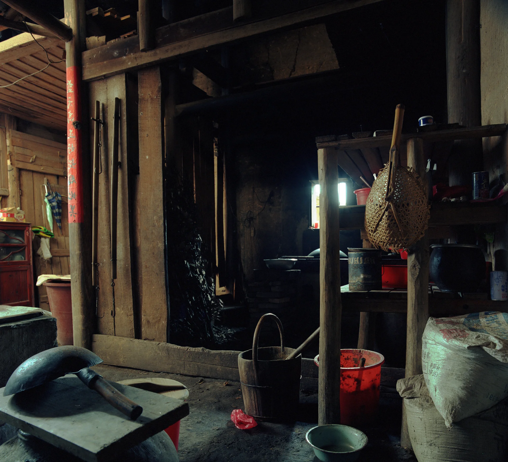2009 Fujian - There is a small private kitchen in every crook, nook and corner. 