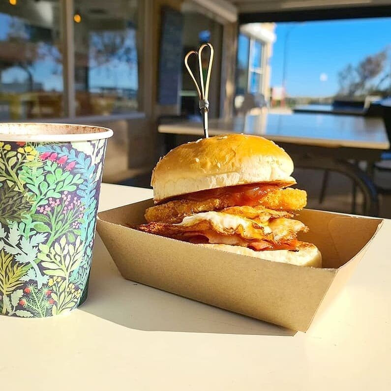 What a way to start the day! The crowd favourite #Pengos breakfast burger and coffee, served with a side of beachside perfection! Splash into hump day with a delicious bite at Pengos Cafe! 🐧☕🍔
📷 Thanks for sharing your morning with us @gypsy_woman