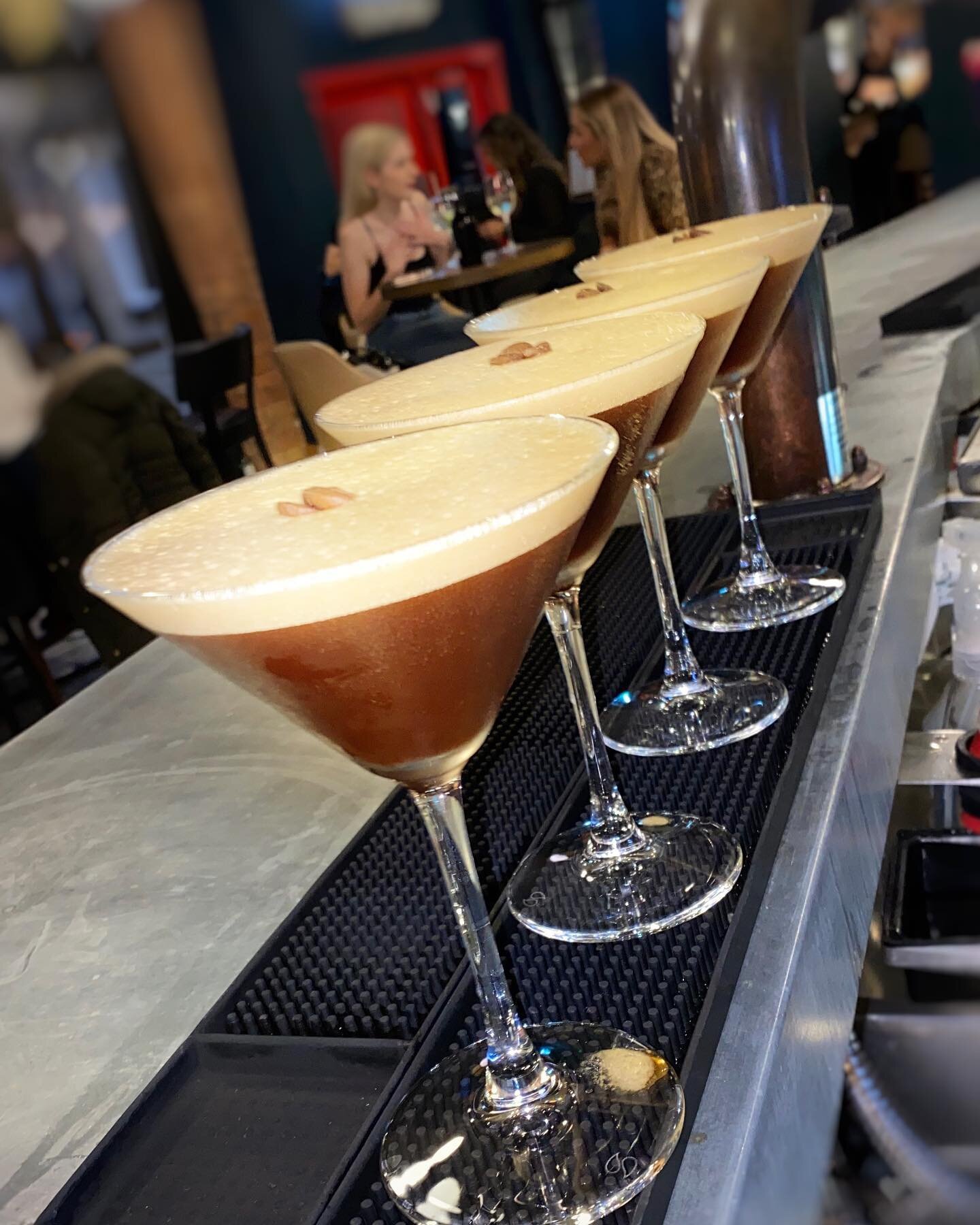 Our bar team have been shaking up some yummy cocktails this bank holiday weekend #beechhousesolihull #oakmaninns #cocktailsofinstagram #shakennotstirred #bankholidayweekend