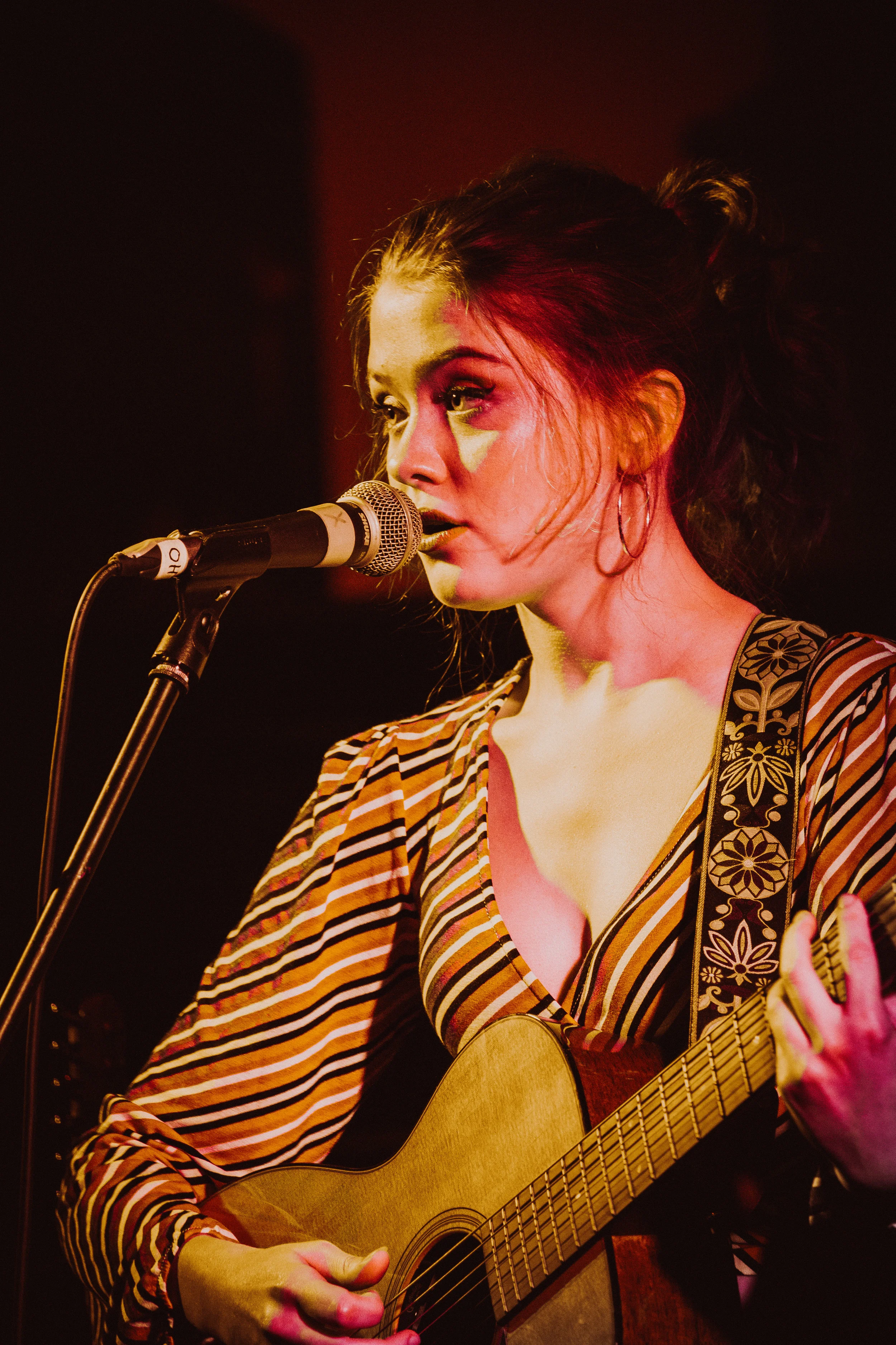 Maisie Peters - Shot by Tom Russell for © Concentus Music - Reproduction without permission not permitted