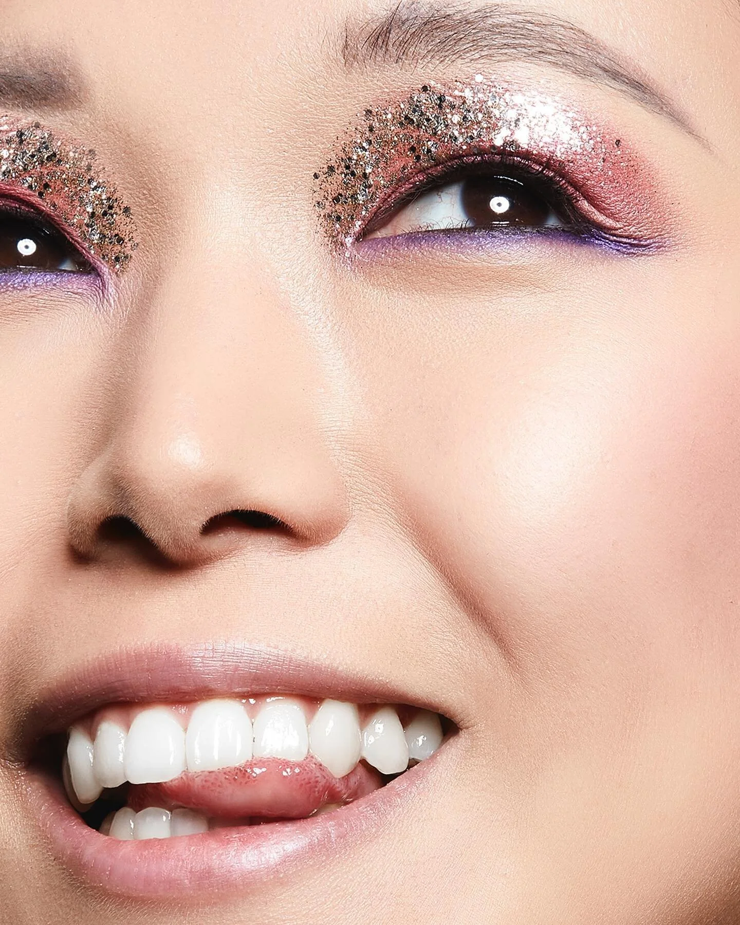 One of my fondest memories of 20 years of living in London was at the annual Notting Hill Carnival-the world&rsquo;s second-largest street festival. ⁣
The sun beating down on us, surrounded by friends, drink in our hands, glitter on my eyes and being