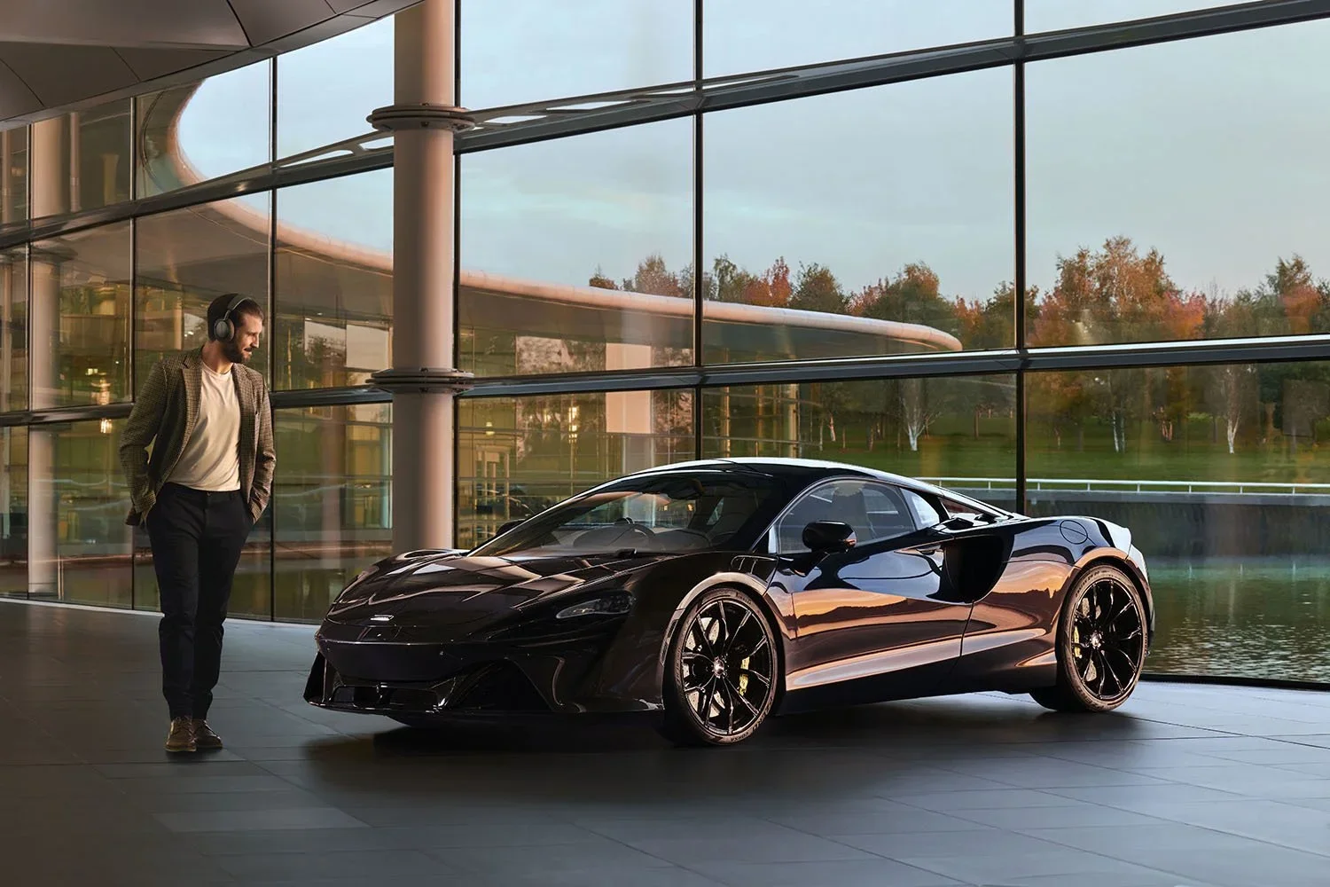 Advertising Shot 10.webp