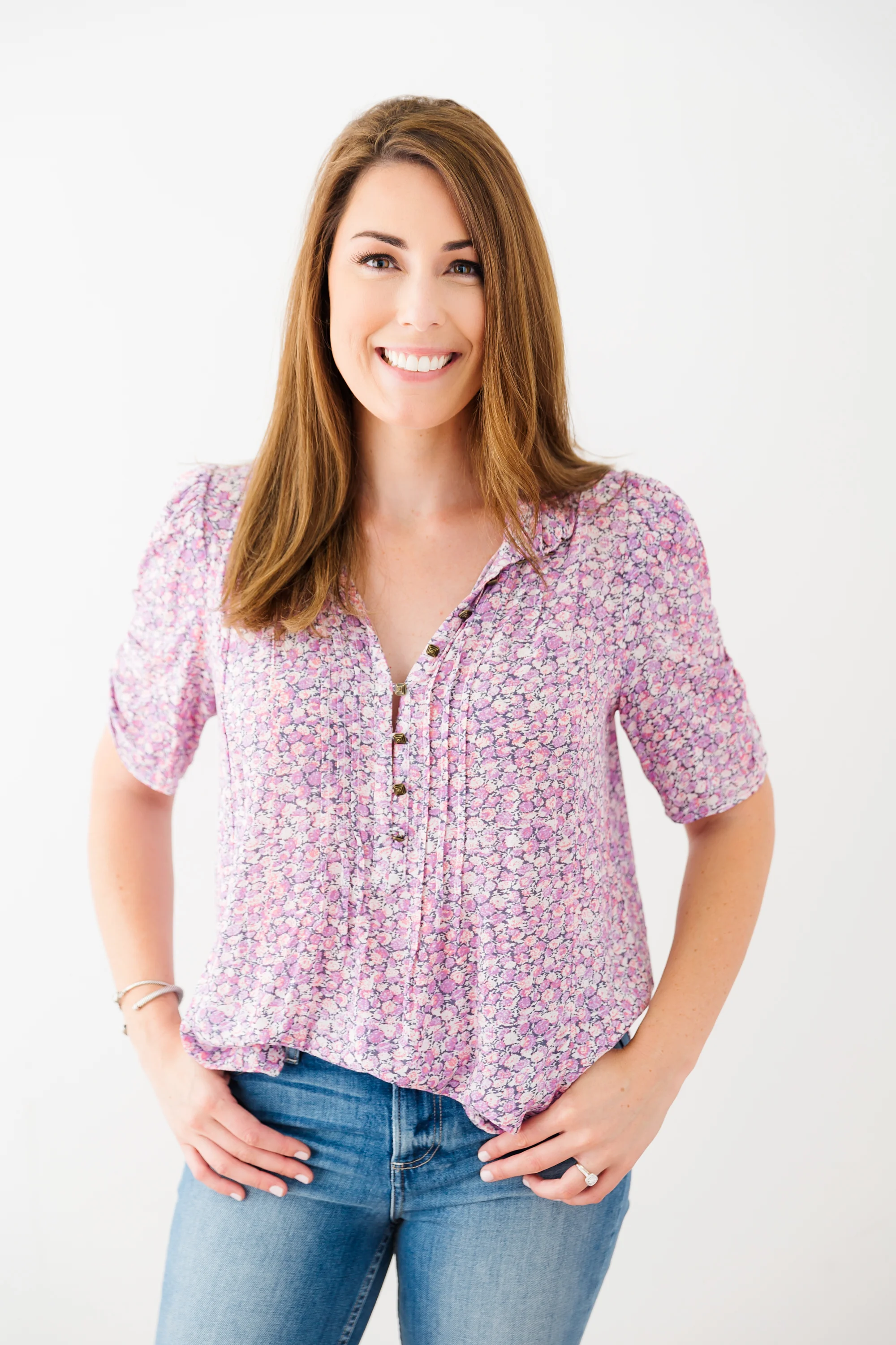 How to Use Marketing to Make A Sale - Career Contessa's Lauren McGoodwin