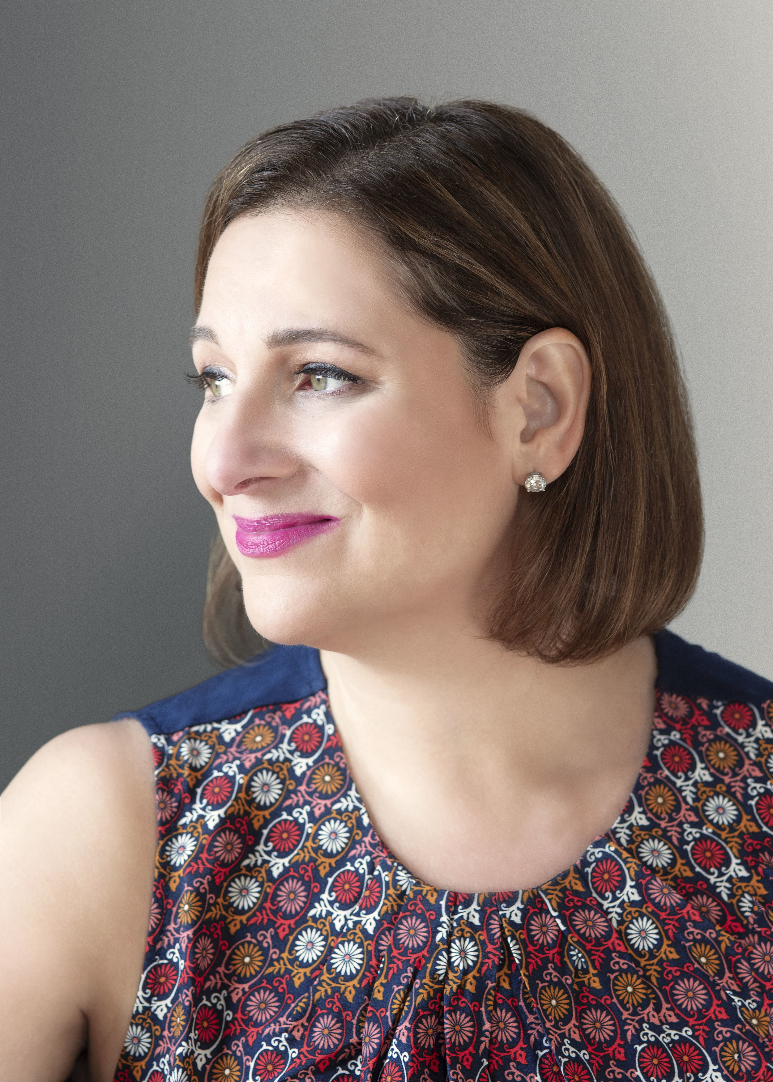 How a Writer Became a Bestselling Author By Speaking Her Truth - Jennifer Weiner