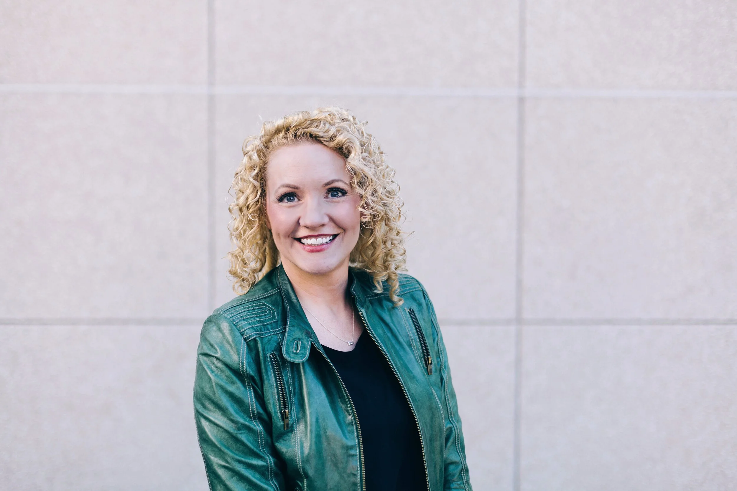 The Most Important Question You Need to Answer to Get the First Client - Alli Worthington