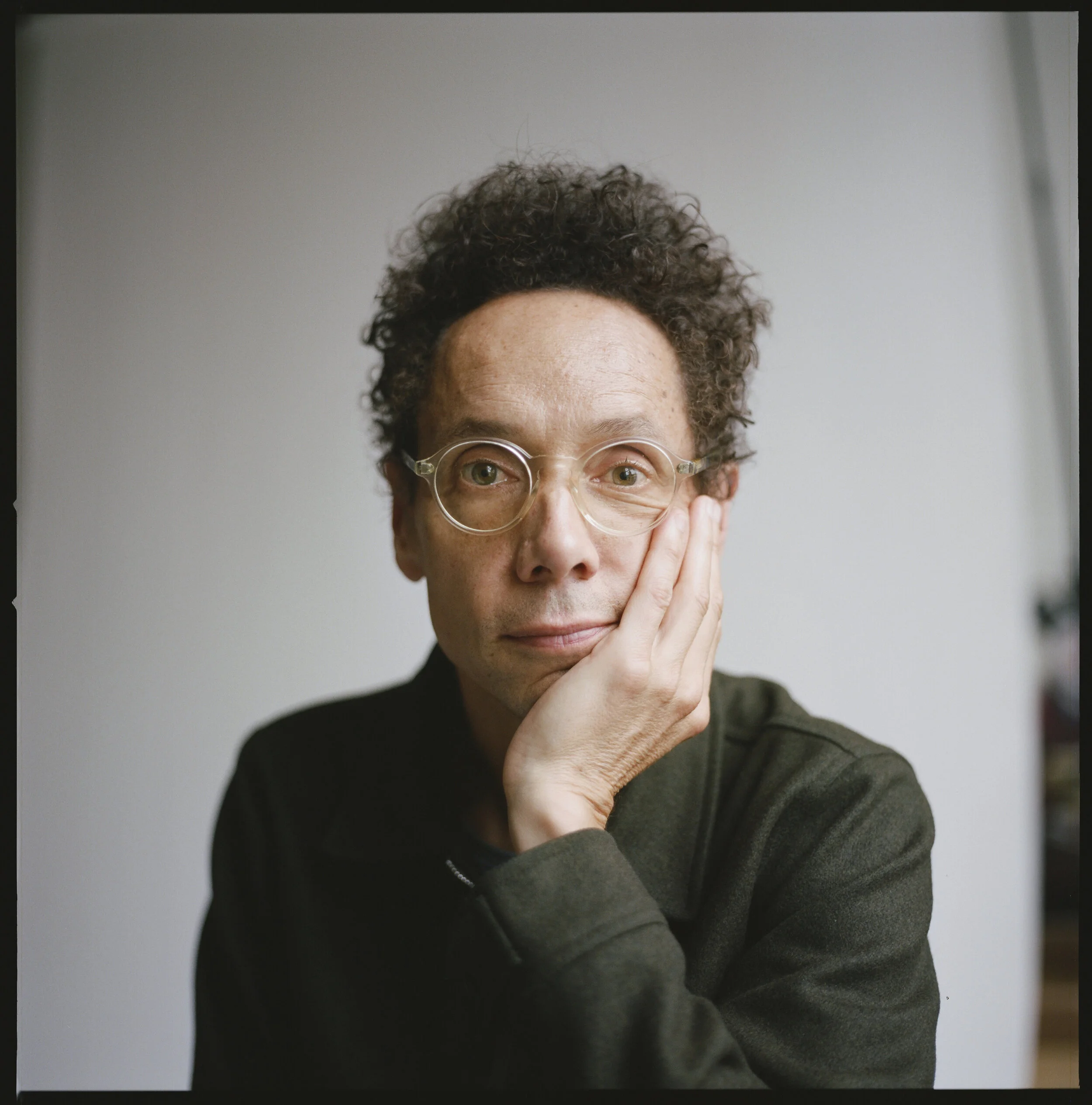 Malcolm Gladwell Talks About Making Big Decisions, the Tipping Point the World is Seeing Now &amp; How Much He Loves Podcasting