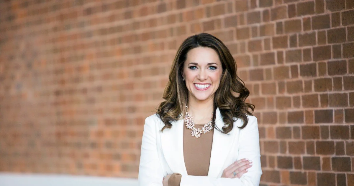 Kelly Roach on Growing an 8 Figure Business with Live Launching, Podcasting &amp; Being of Service