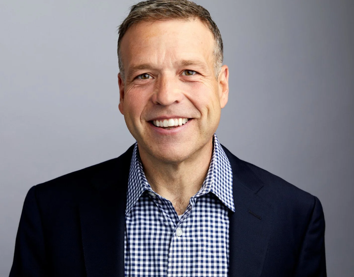 Donald Miller on How to Grow Your Business &amp; the Perfect Formula to Closing Sales