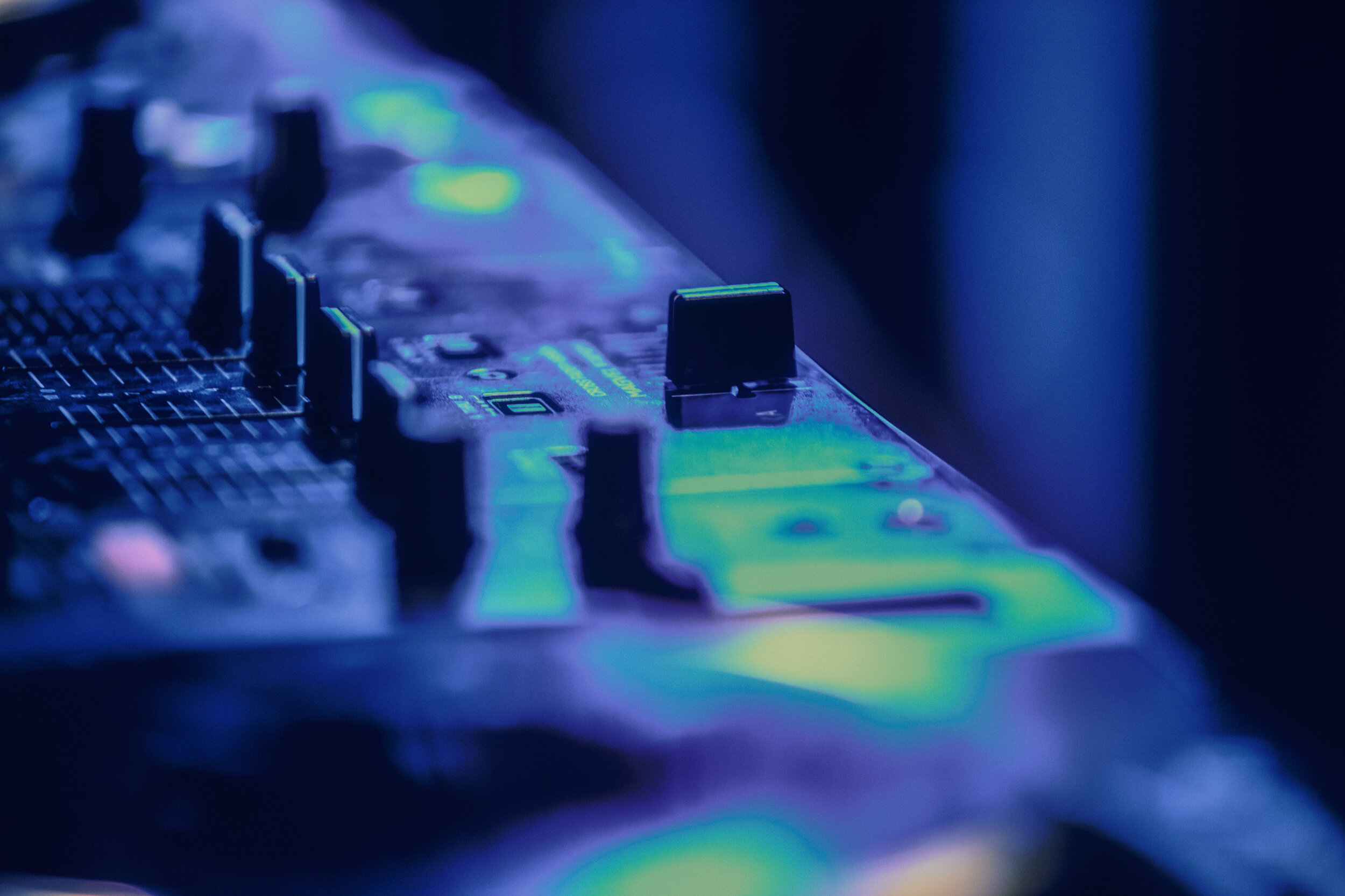 CROSSFADER Metallic Print 