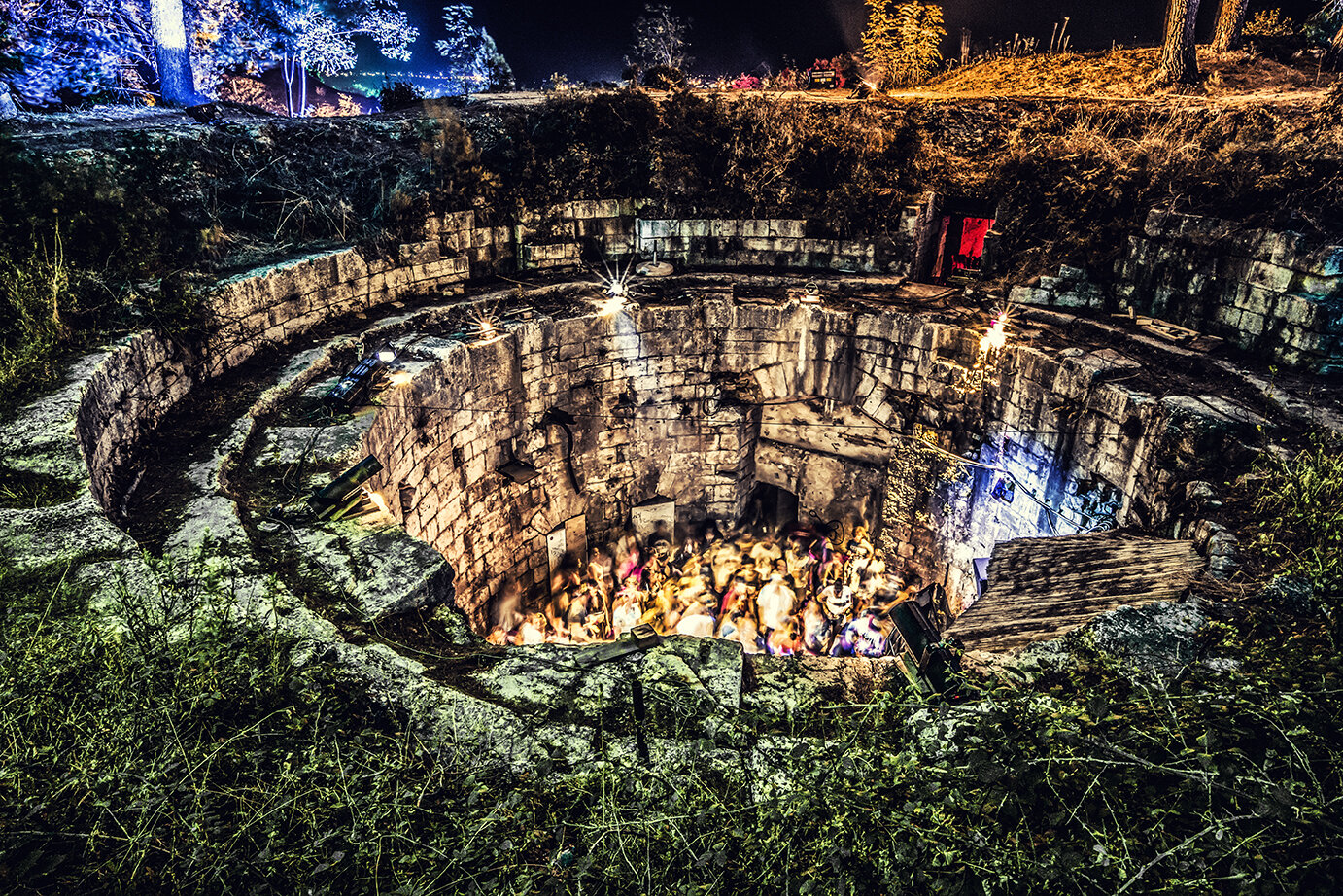 OUTLOOK BALLROOM Metallic Print 